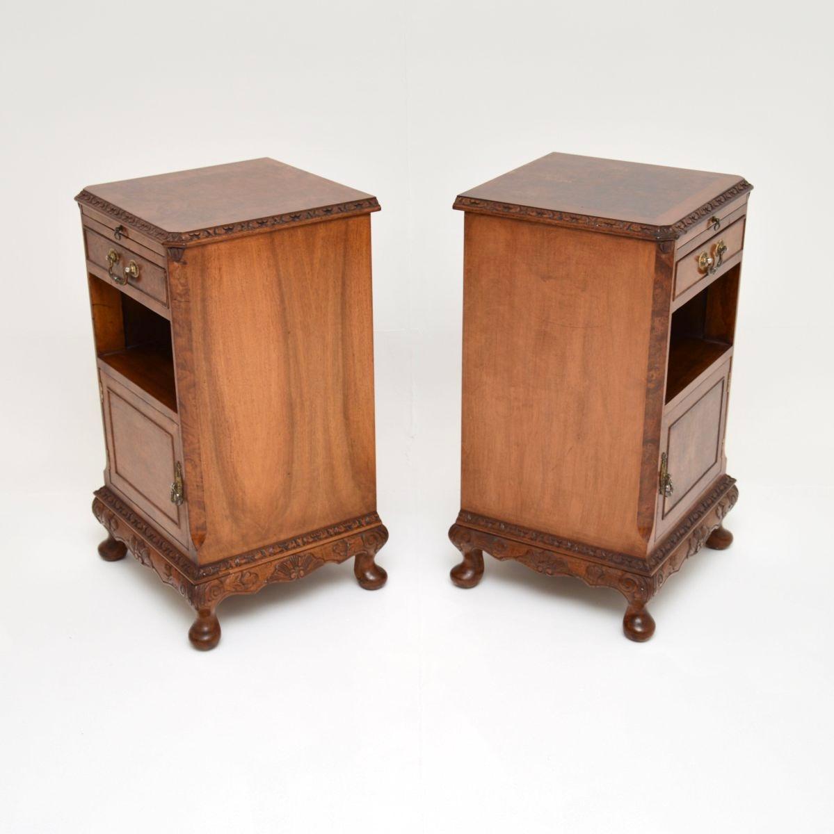 Early 20th Century Pair of Antique Burr Walnut Bedside Cabinets For Sale