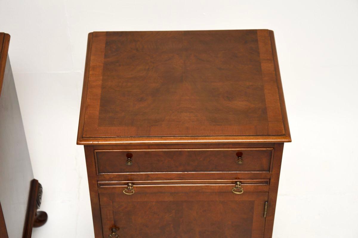 Coppia di comodini antichi in radica di noce in vendita 1