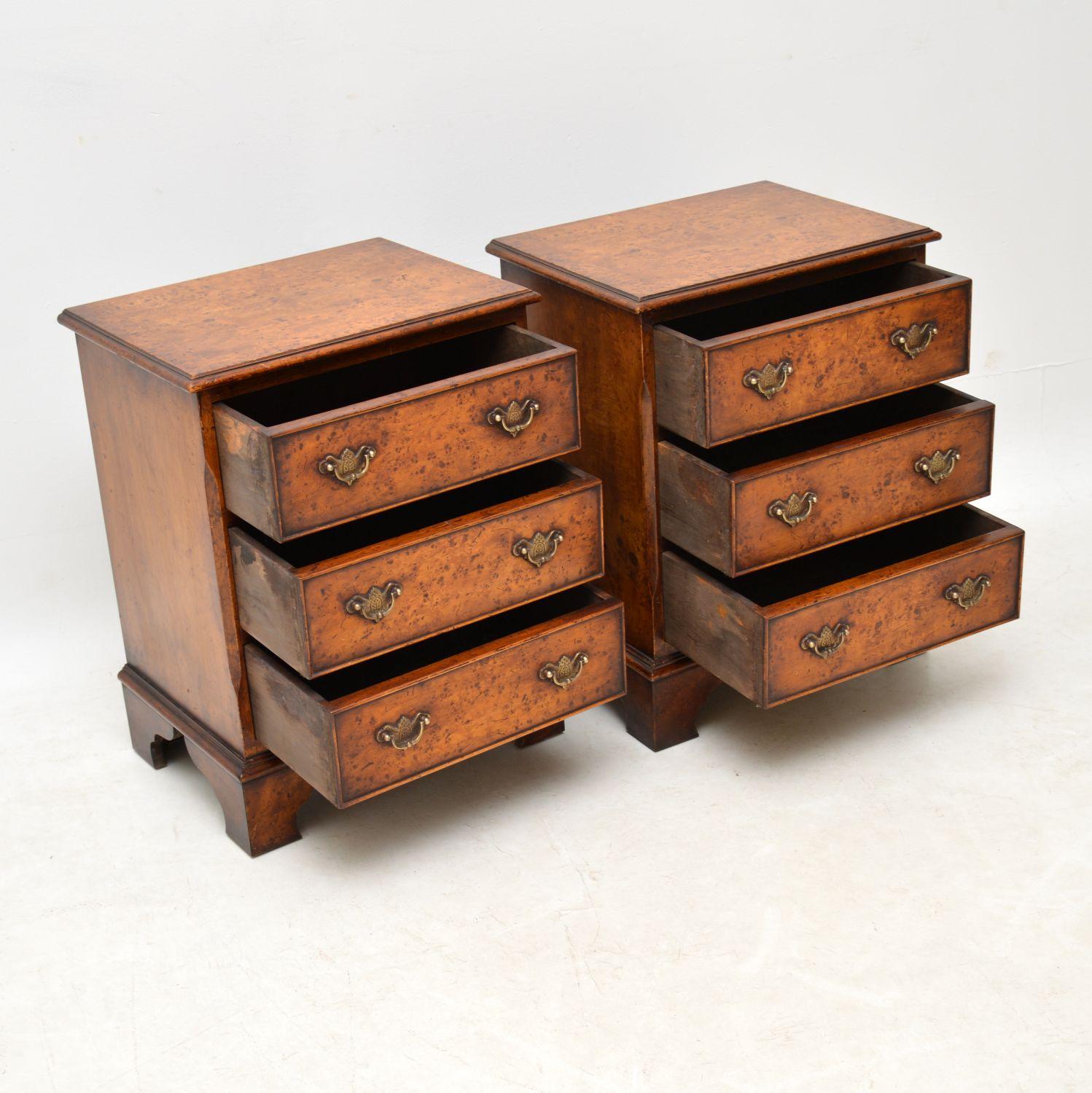 Pair of Antique Burr Walnut Bedside Chests In Good Condition In London, GB