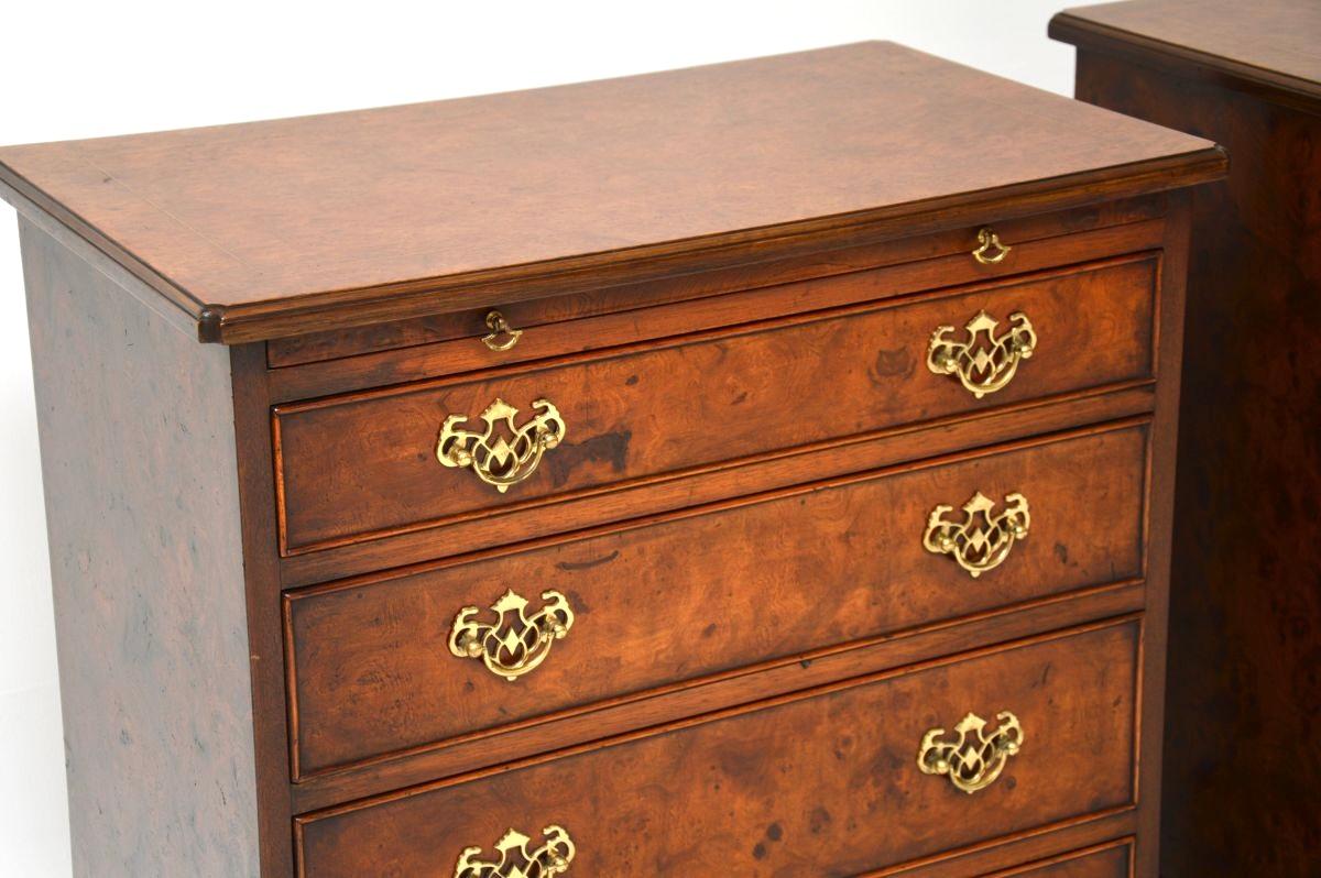 Paire de coffres anciens en ronce de noyer de style géorgien en vente 2