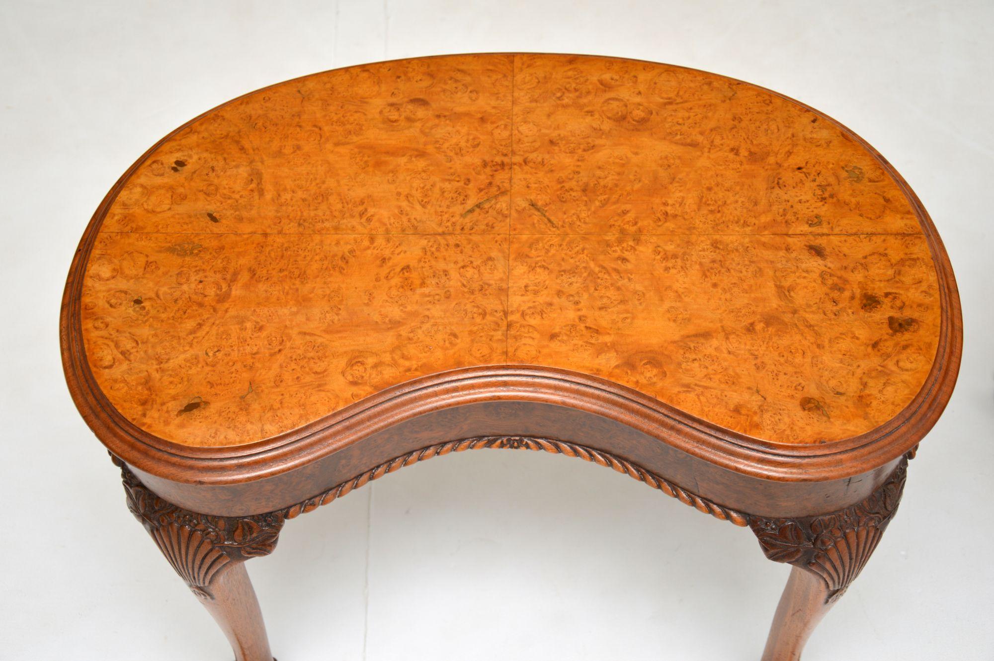 Early 20th Century Pair of Antique Burr Walnut Kidney Side Tables