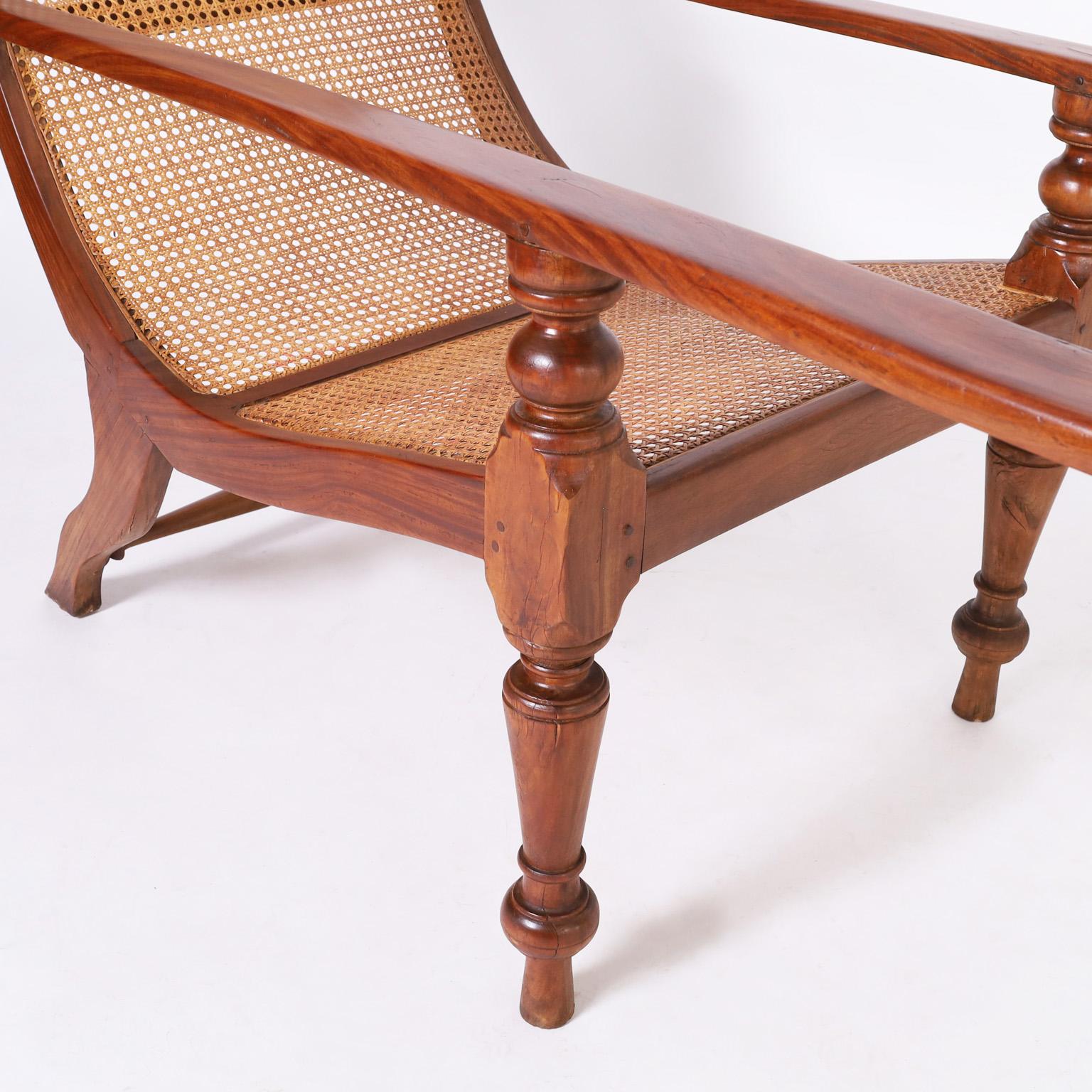 20ième siècle Paire d'anciennes chaises jardinières coloniales britanniques à cannage en vente