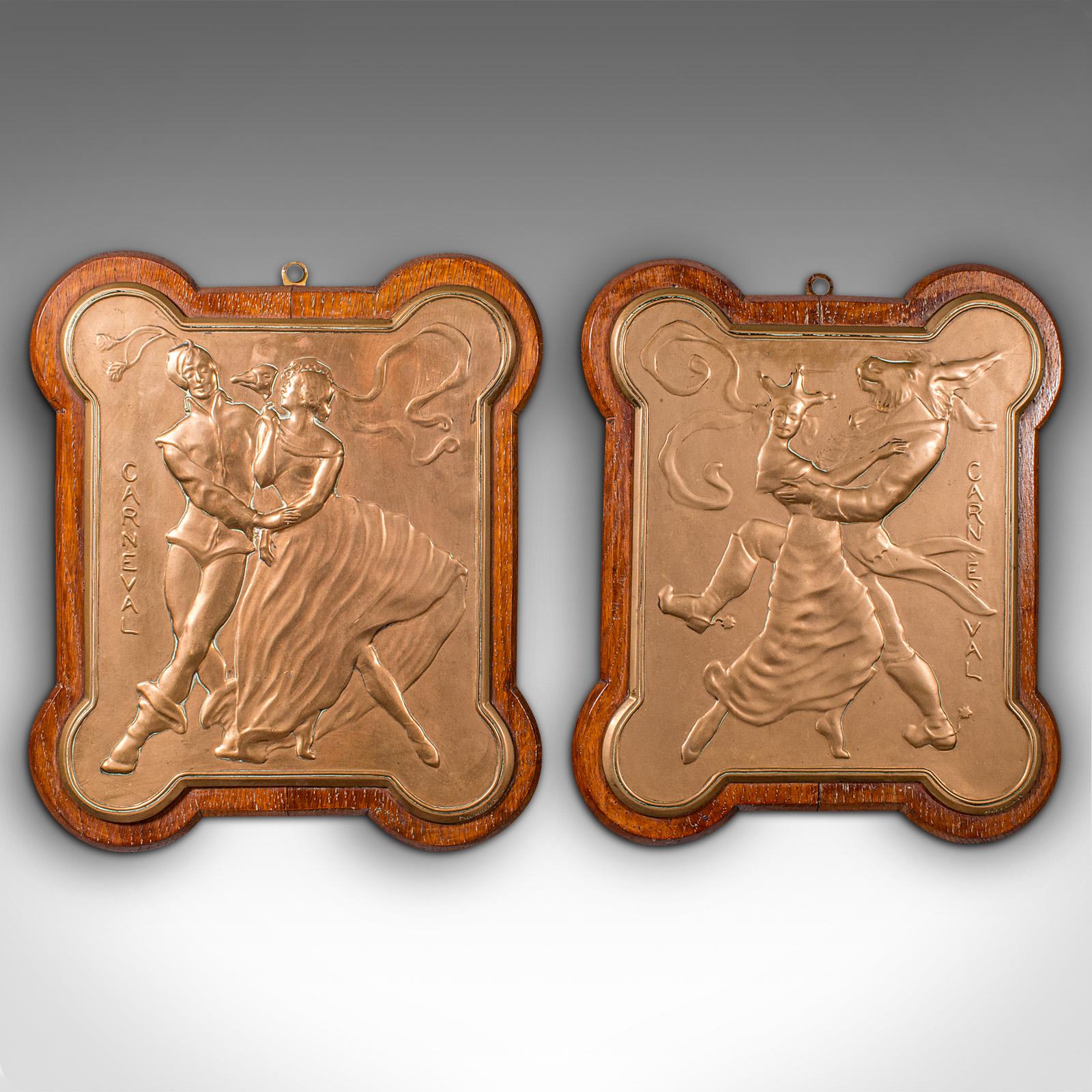 Si tratta di una coppia di antiche targhe di carnevale. Un piatto decorativo da parete in bronzo veneziano su quercia, risalente al tardo periodo vittoriano, circa 1900.

Targhe affascinanti, di qualità e distinzione superlative
Mostra una patina