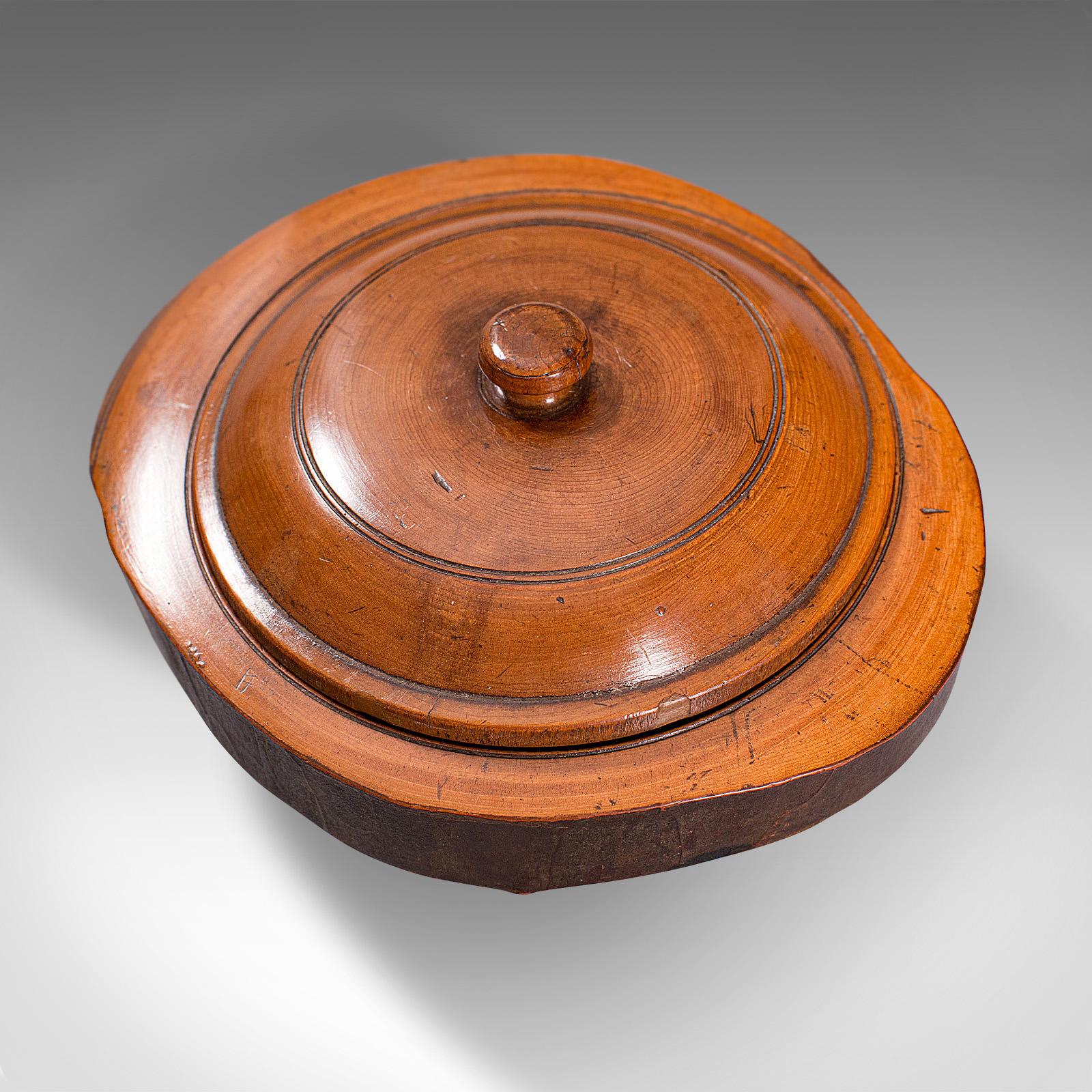 Pair of Antique Carved Lidded Bowls, Treen, English, Yew, Victorian, circa 1900 For Sale 2
