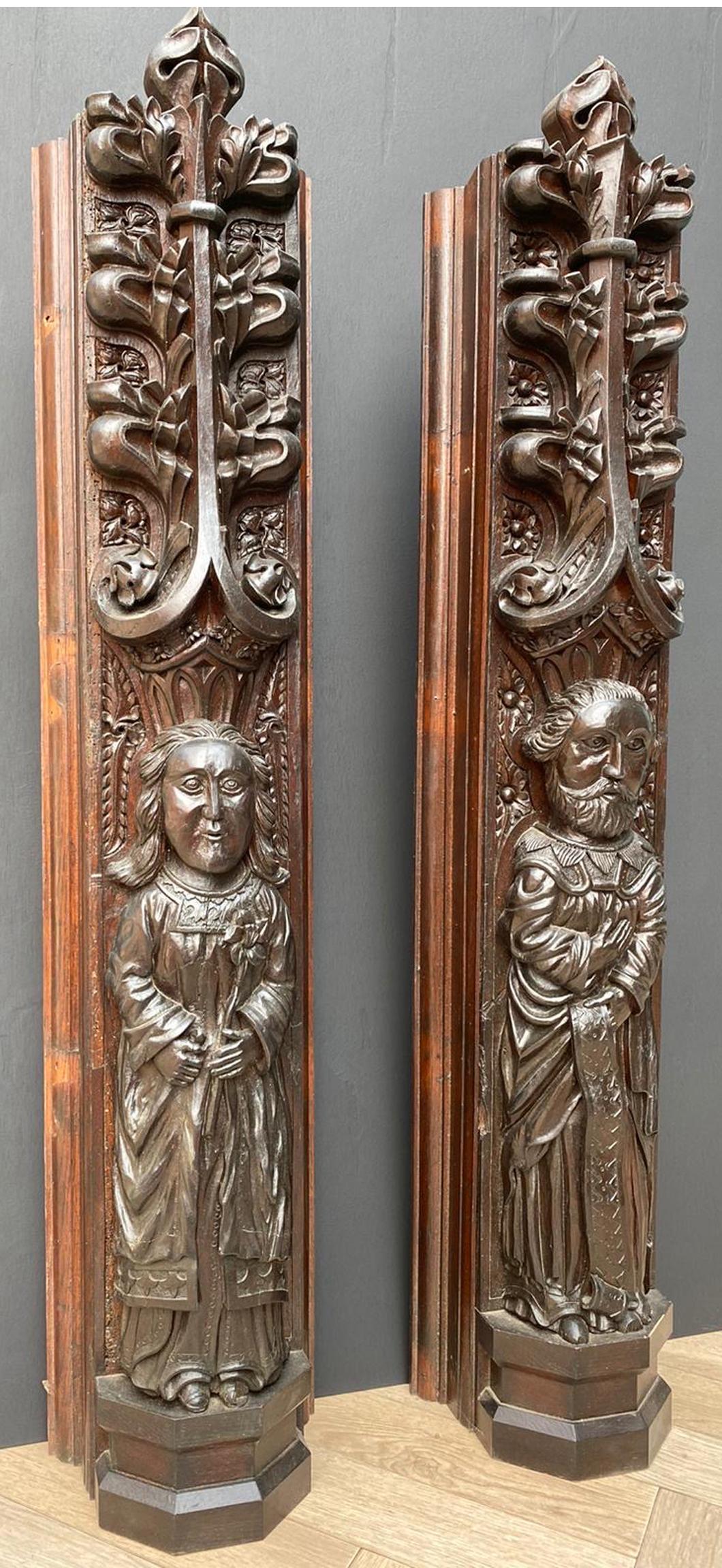 Pair of Antique Carved Oak Figures In Fair Condition In Wormelow, Herefordshire