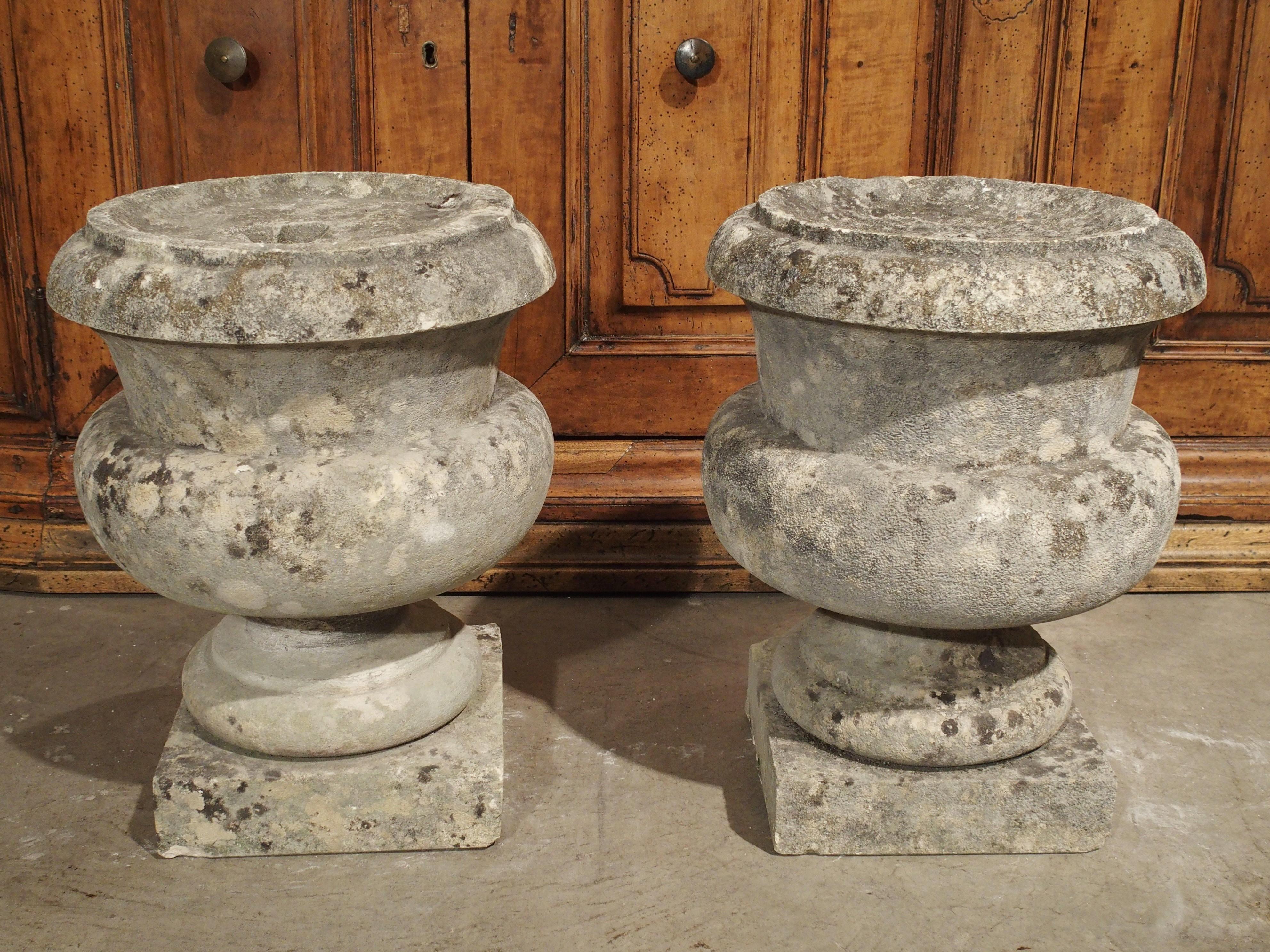 Pair of Antique Carved Stone Garden Finials from Bordeaux France, 19th Century 8