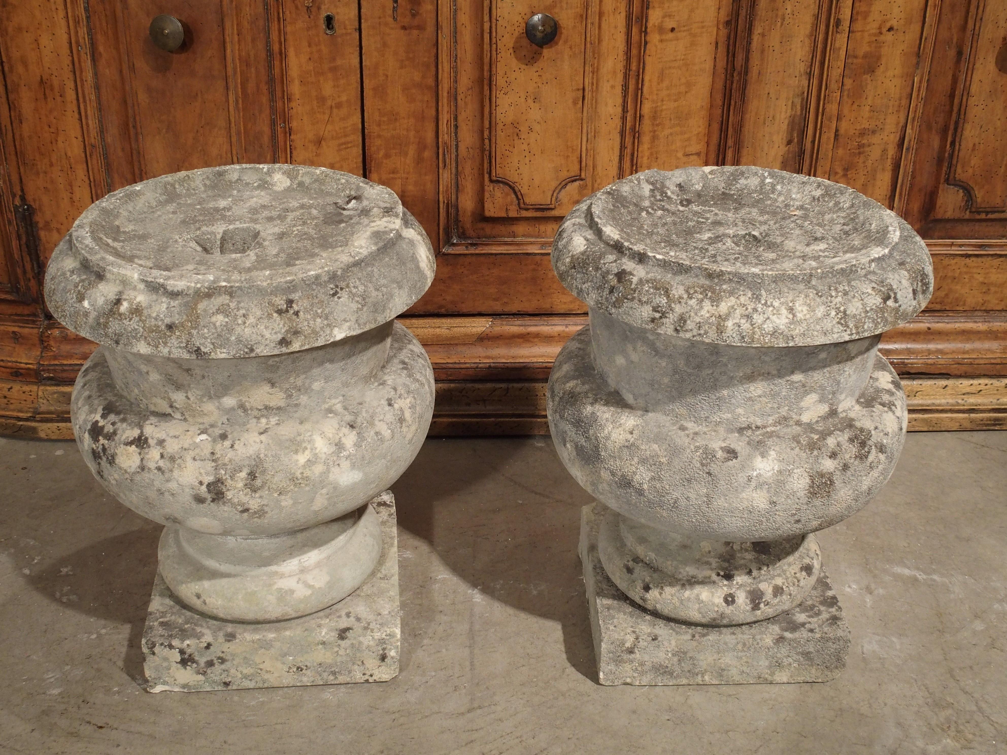 Pair of Antique Carved Stone Garden Finials from Bordeaux France, 19th Century 2
