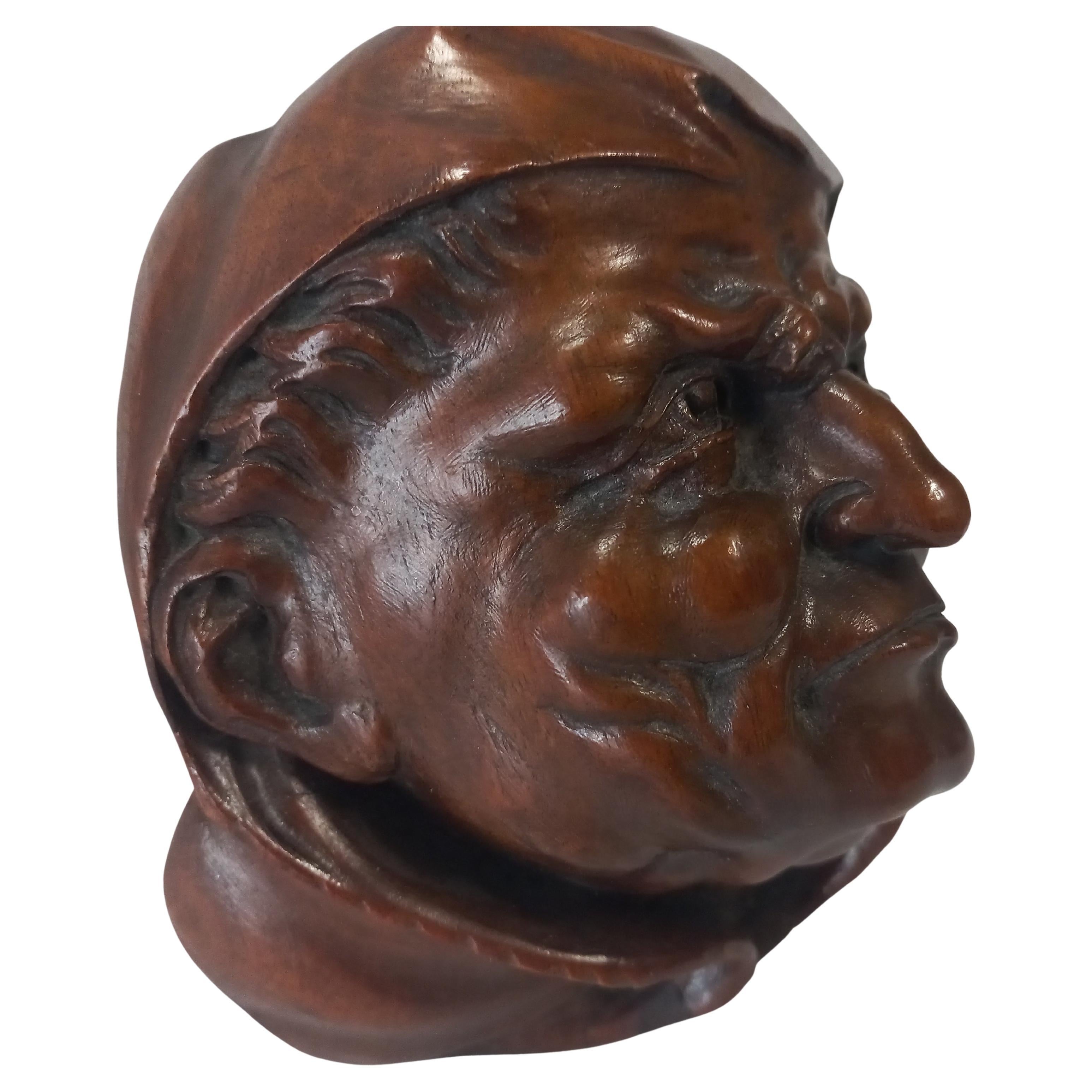 Paar antike geschnitzte Wandskulpturen im Zustand „Gut“ im Angebot in Wien, AT