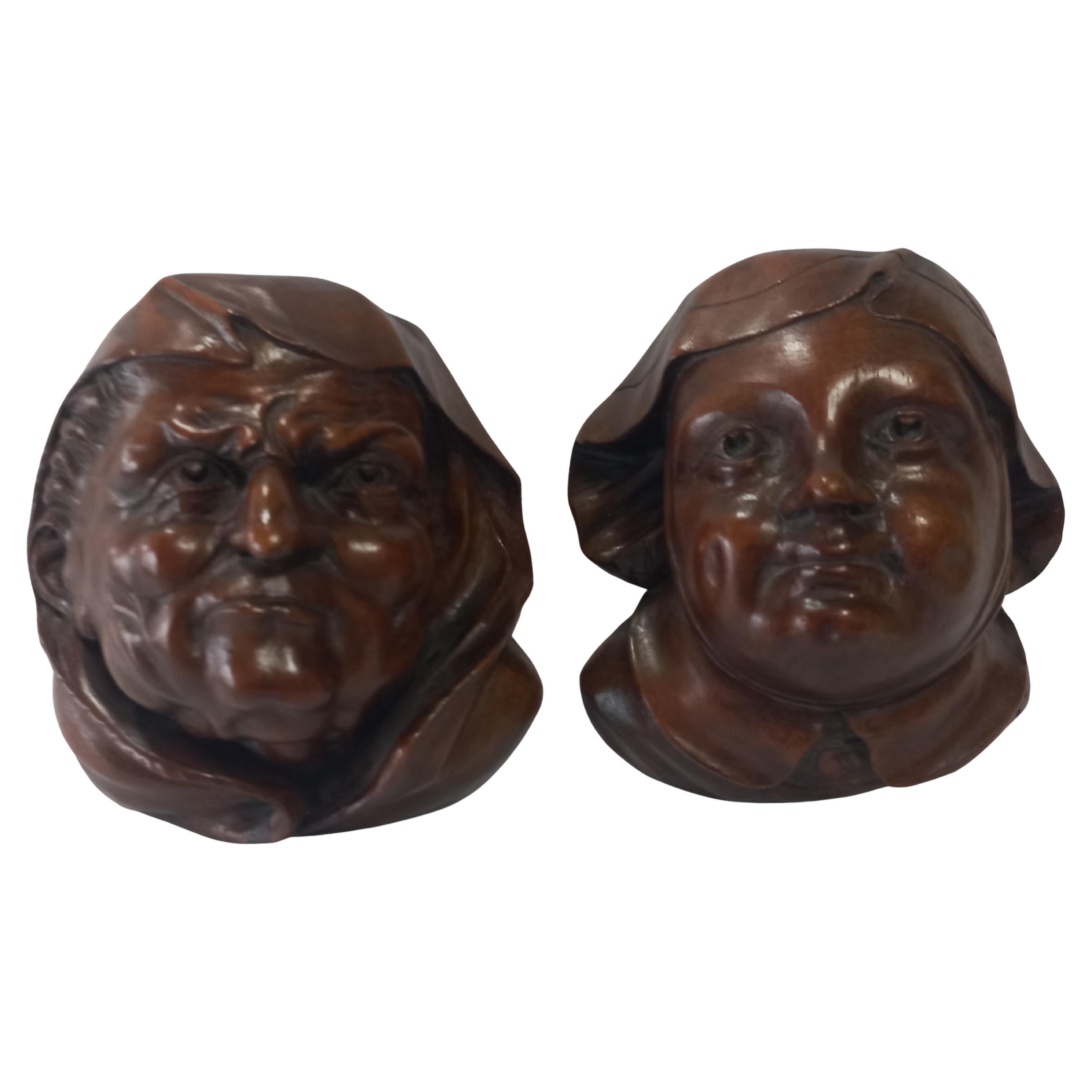 Paar antike geschnitzte Wandskulpturen im Angebot 2