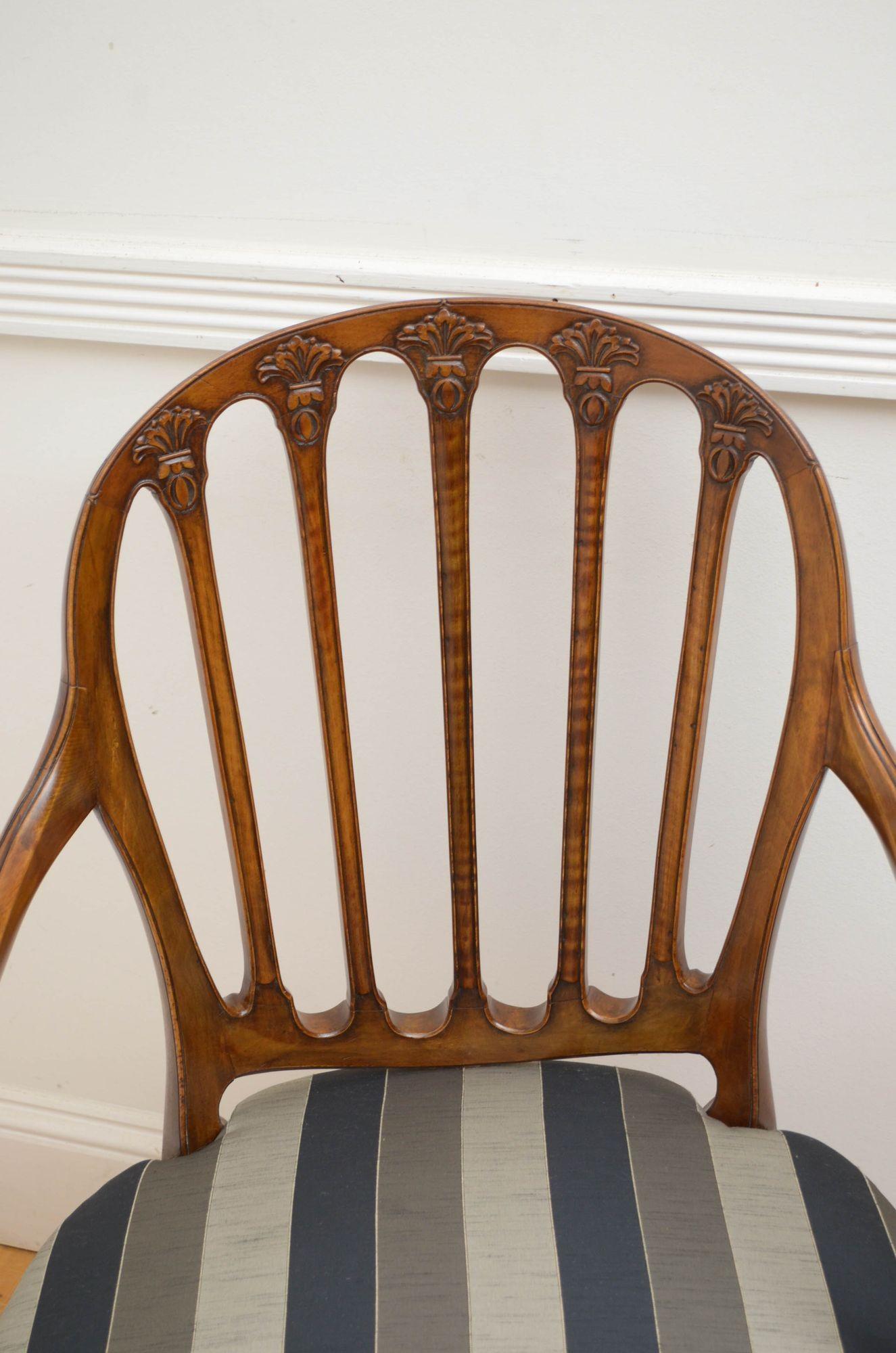 Pair of Antique Carver Chairs In Good Condition In Whaley Bridge, GB