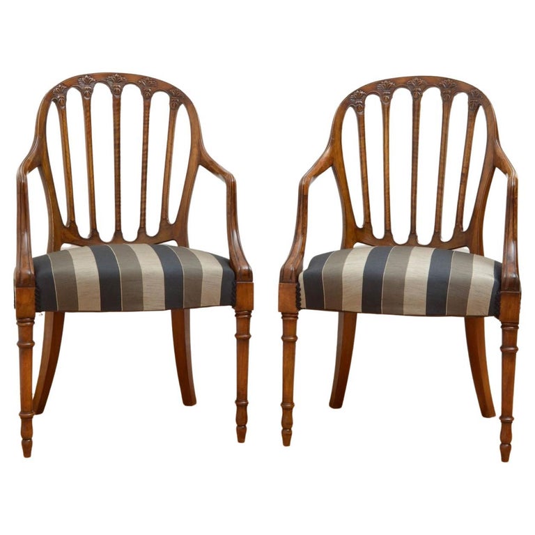 Pair of Antique Carver Chairs For Sale at 1stDibs