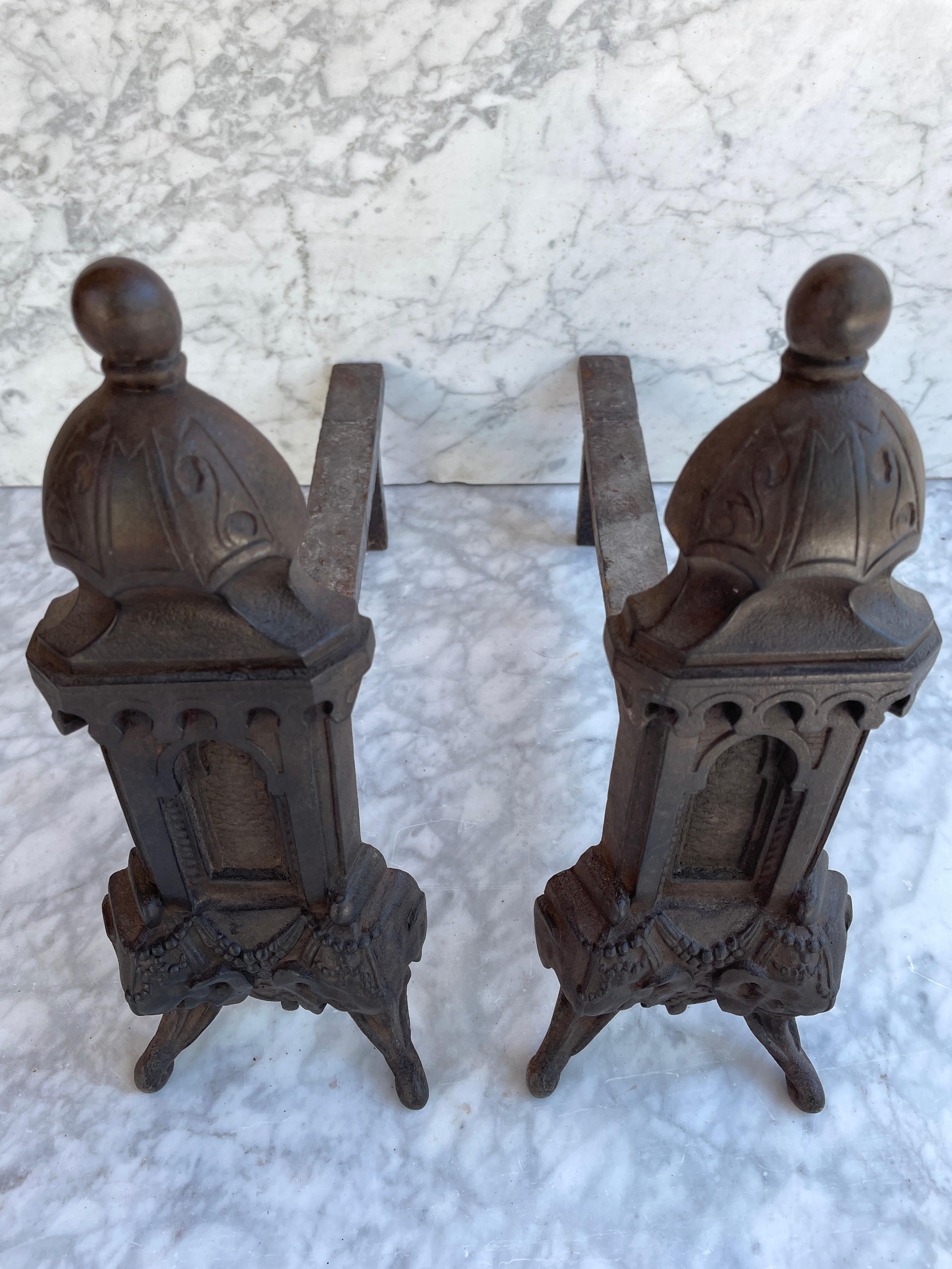 Pair of Antique Cast iron Andirons, Firedogs In Fair Condition For Sale In Oostvoorne, NL