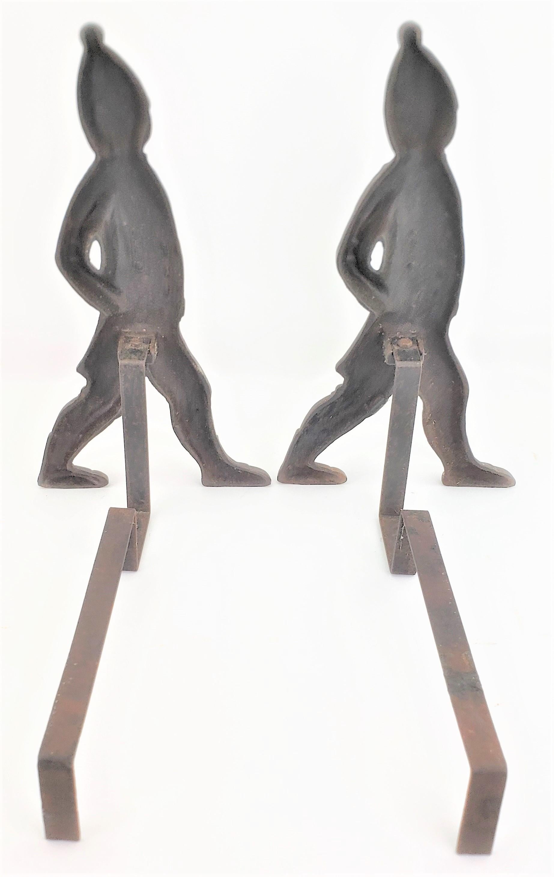 Moulage Paire de chenets de cheminée en métal moulé Figural Soldier Antique en vente