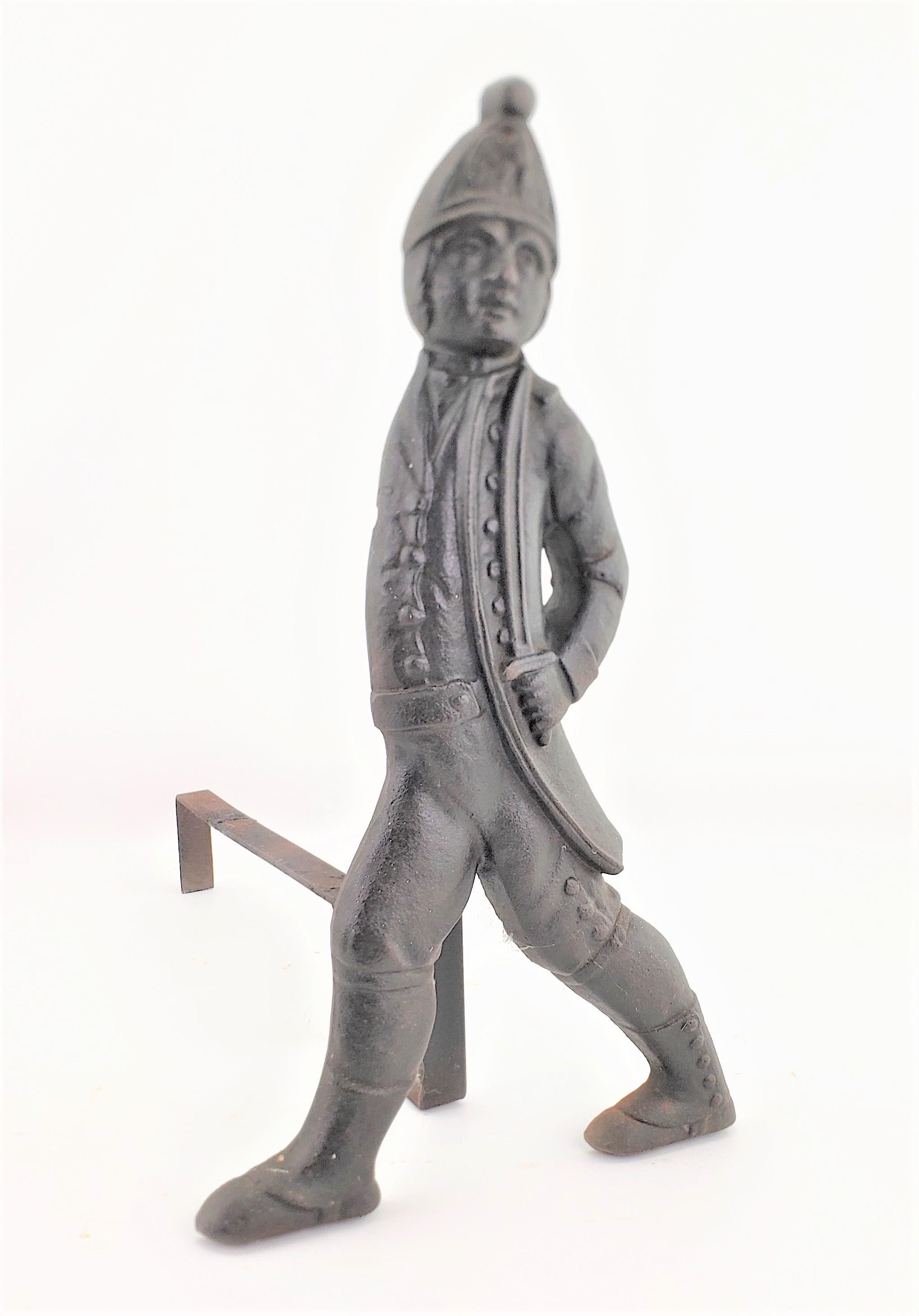 Métal Paire de chenets de cheminée en métal moulé Figural Soldier Antique en vente