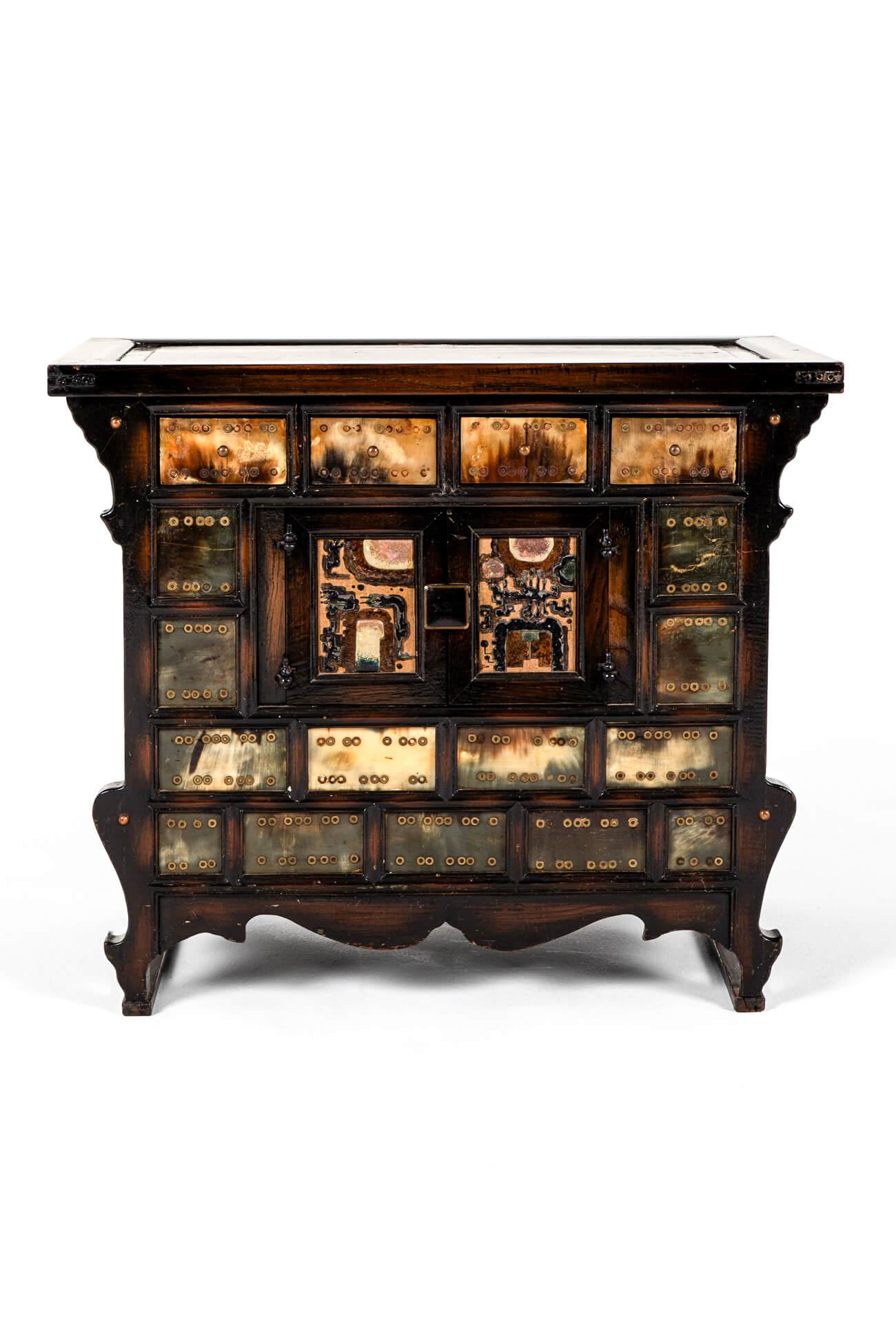 Chinese Export Pair of Antique Chinese Apothecary Bedside Cabinets For Sale