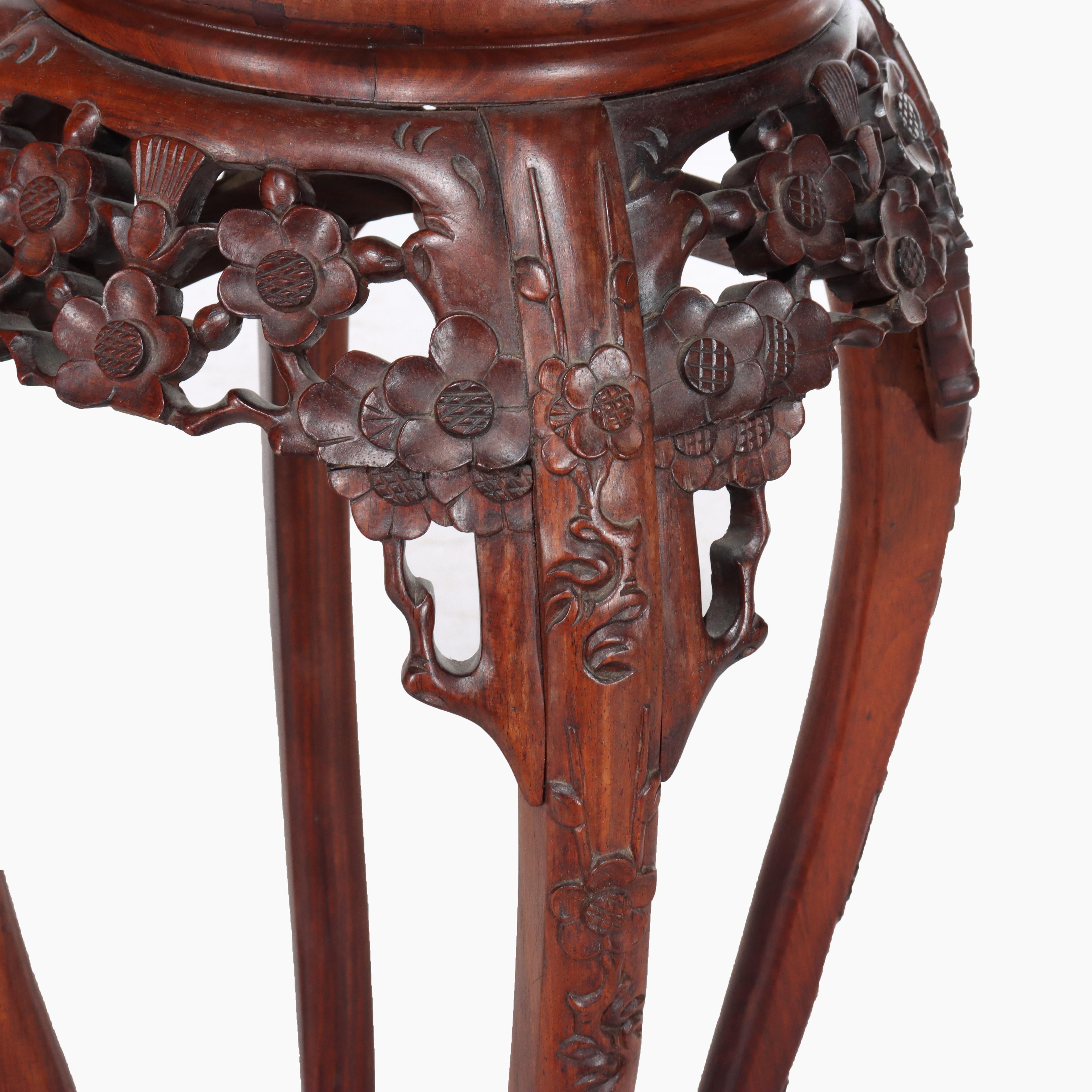 Paire d'anciens supports de sculptures chinoises en bois de rose sculpté et en marbre rouge, vers 1920 Bon état - En vente à Big Flats, NY