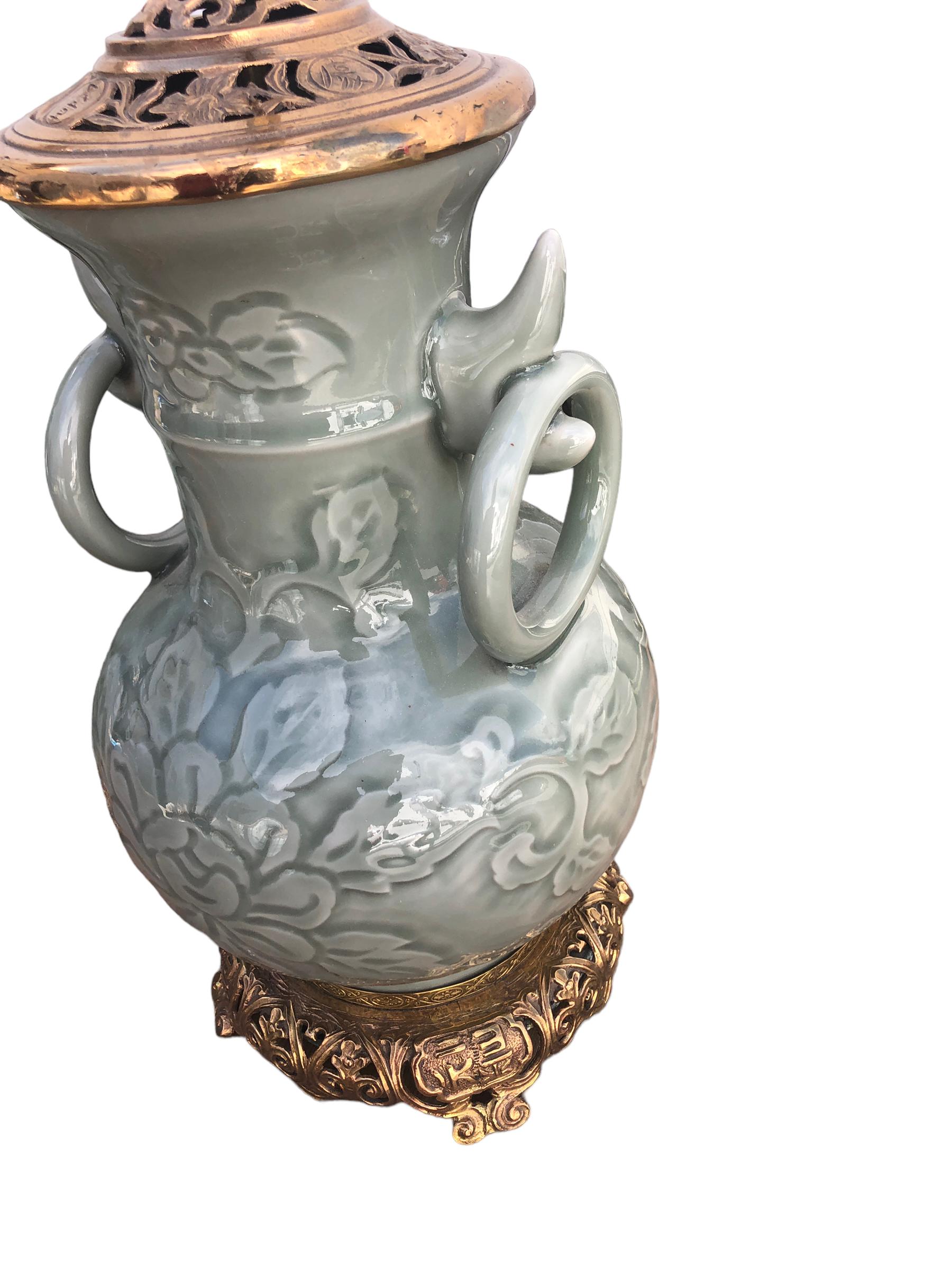 Céramique Paire de lampes chinoises anciennes céladon  en vente