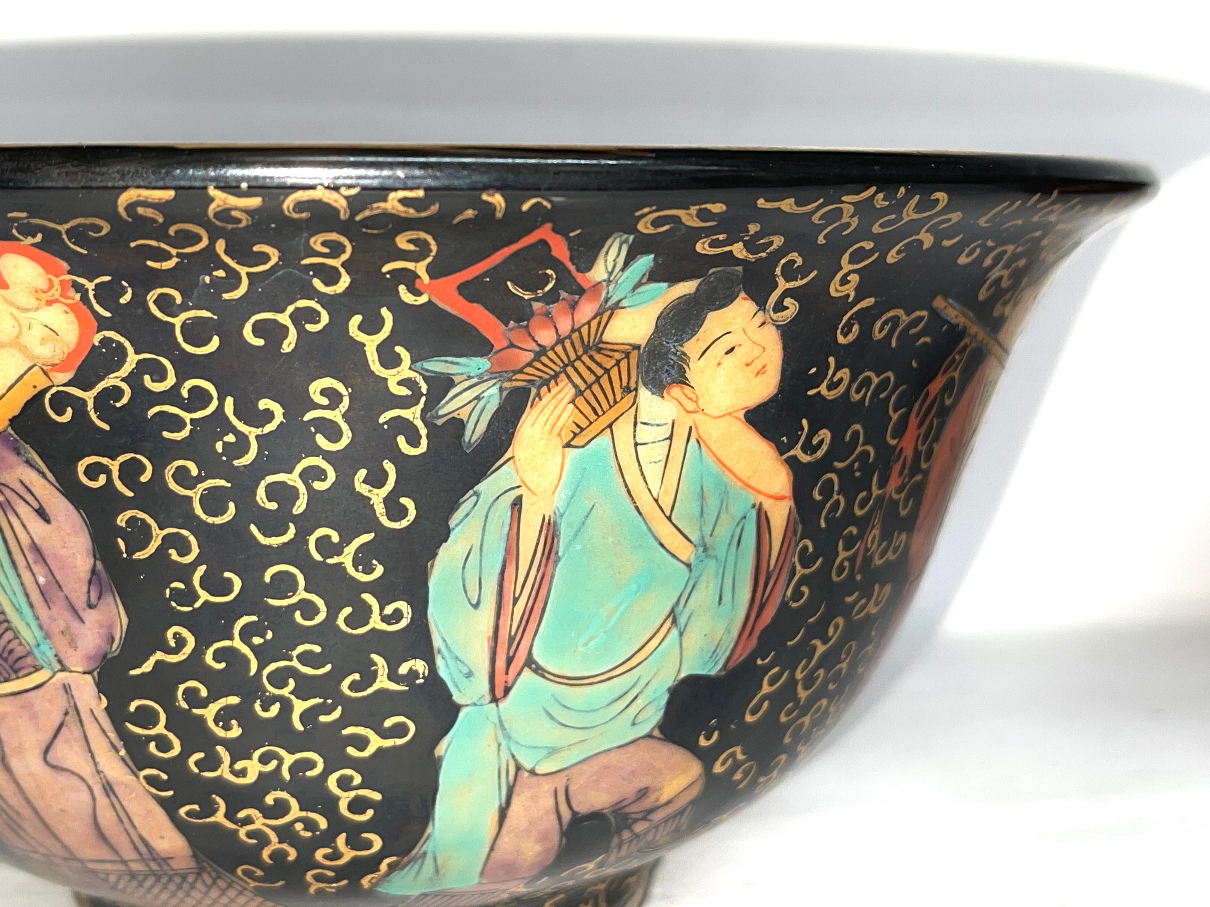 Pair of Antique Chinese Ceramic Bowls, 20th Century, Asian Art For Sale 8