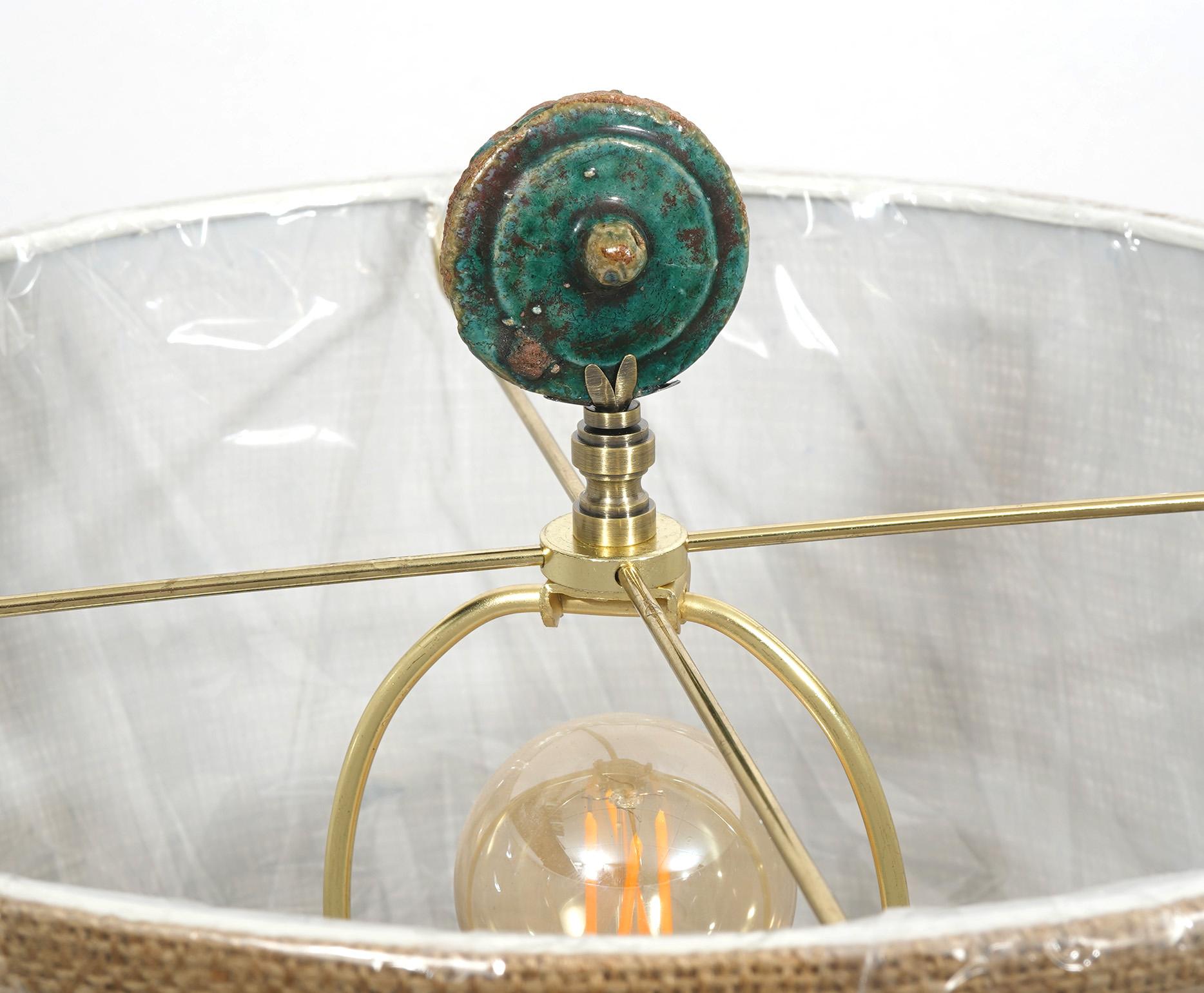 Paire de jarres en céramique chinoise anciennes montées comme lampes de bureau en vente 5