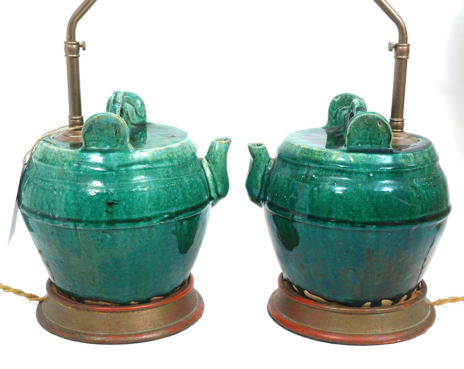 Paire de jarres en céramique chinoise anciennes montées comme lampes de bureau Excellent état - En vente à Ft. Lauderdale, FL