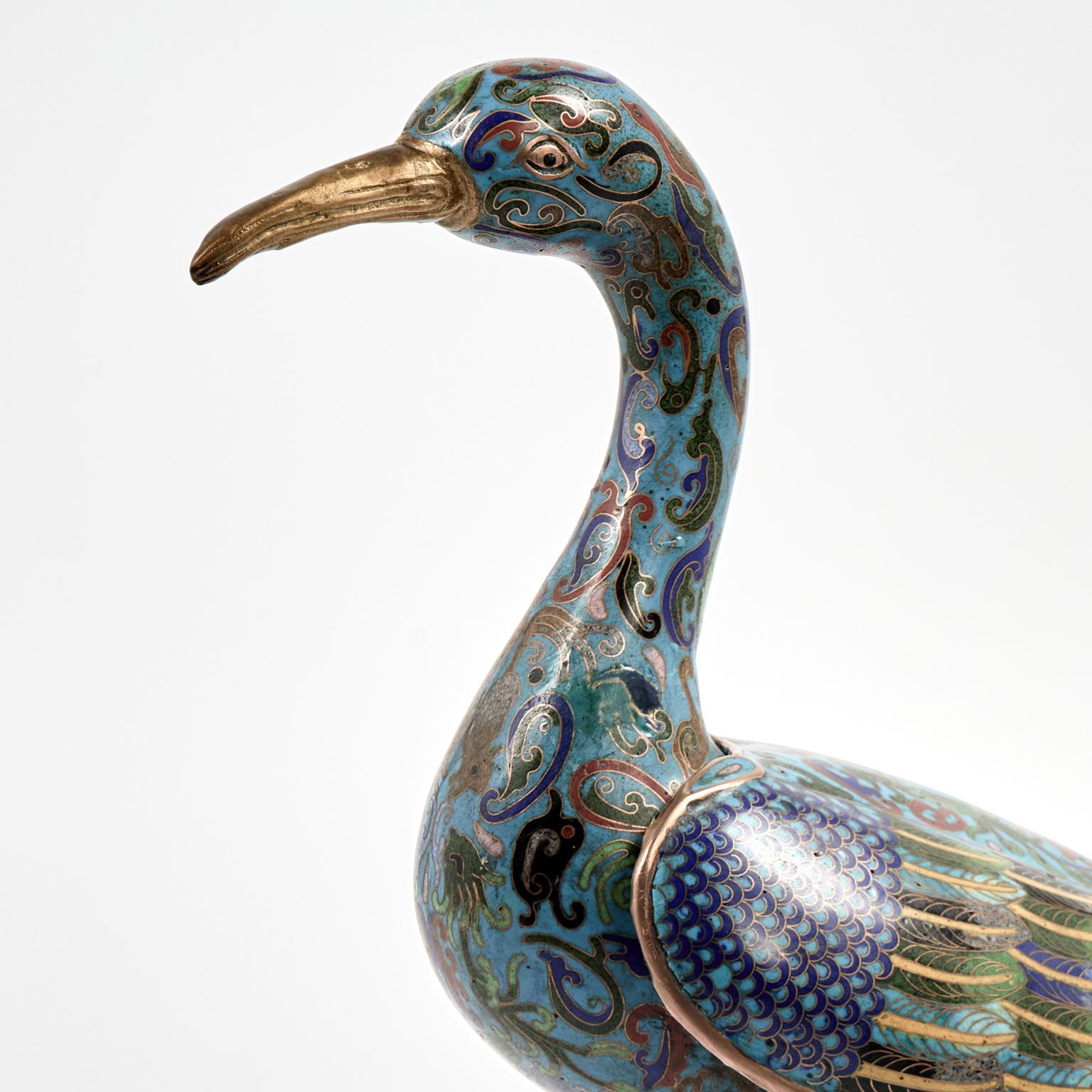 Coppia di antichi uccelli cinesi in cloisonne in vendita 2