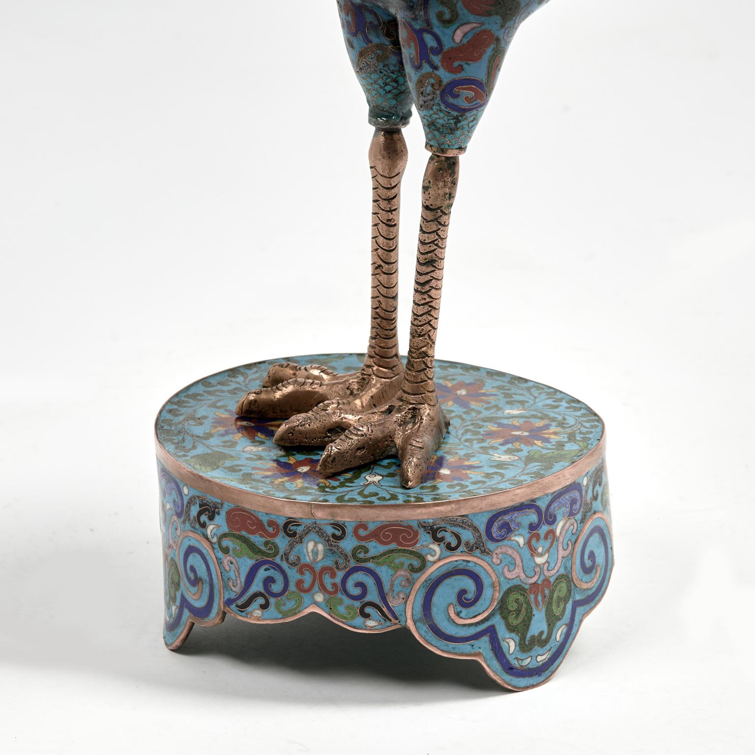 Coppia di antichi uccelli cinesi in cloisonne In condizioni buone in vendita a Palm Beach, FL
