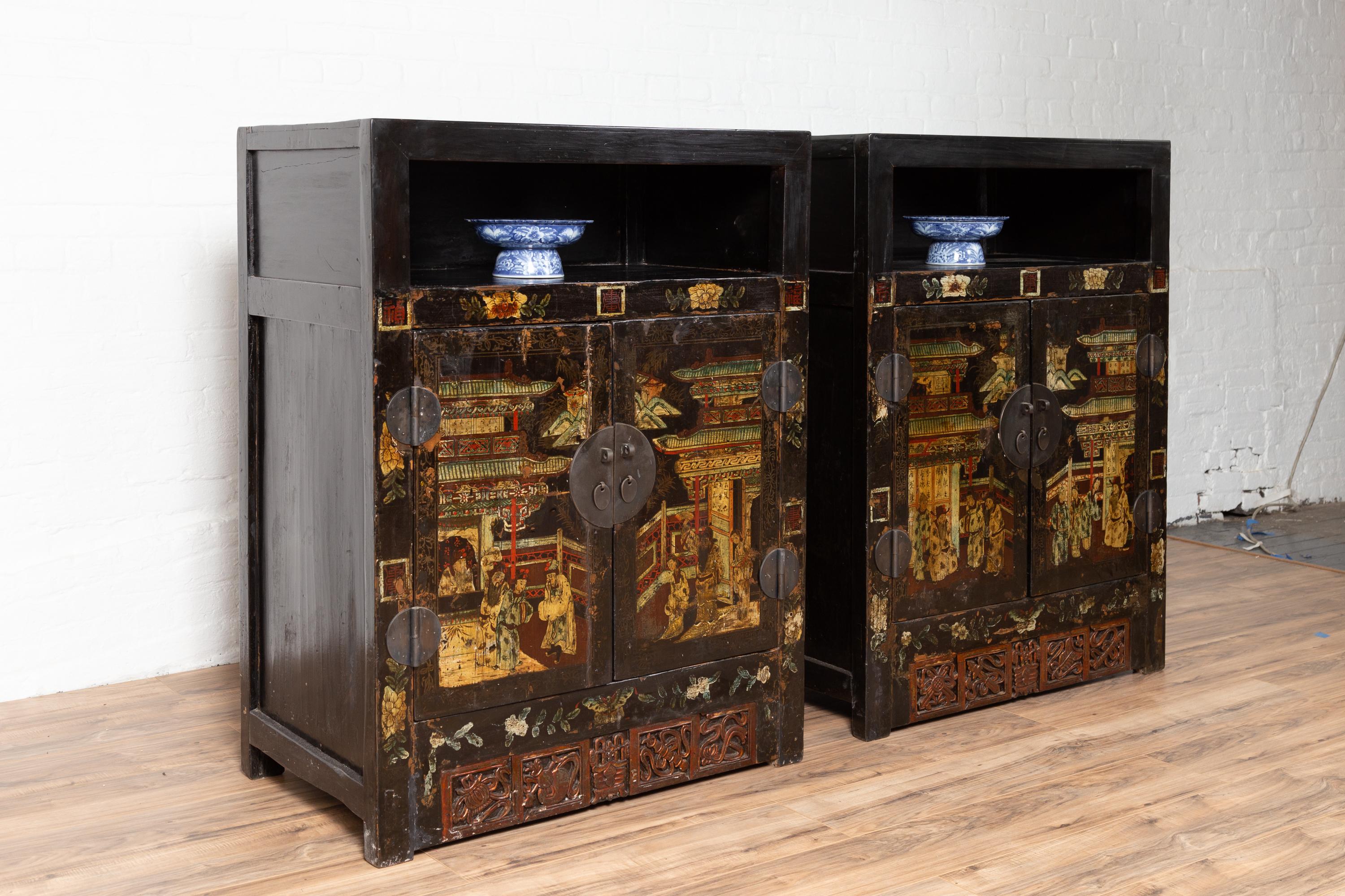 Pair of Antique Chinese Display Cabinets with Hand Painted Chinoiserie Motifs For Sale 7