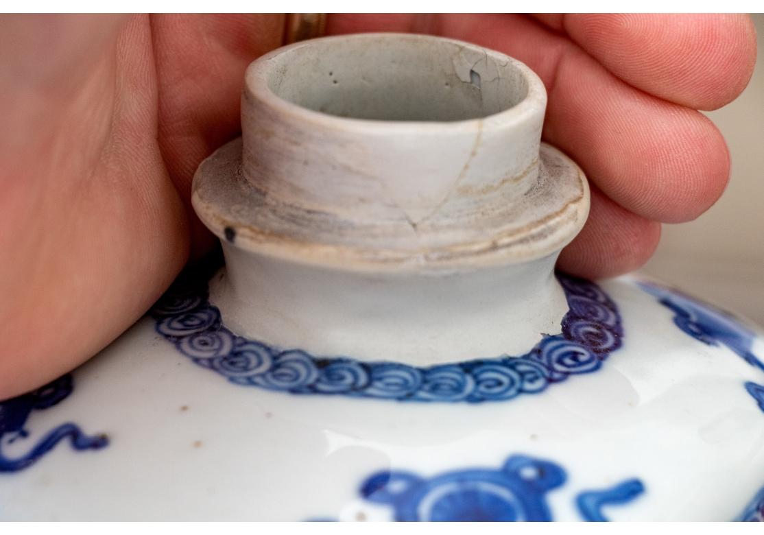 Paire de jarres carrées en porcelaine bleue et blanche d'exportation chinoise ancienne en vente 1