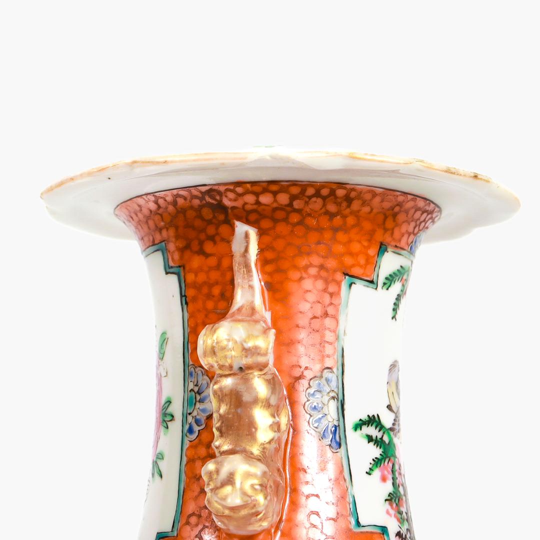 Paire de vases ou urnes anciens d'exportation chinoise Famille Rose Canton à fond orange en vente 8