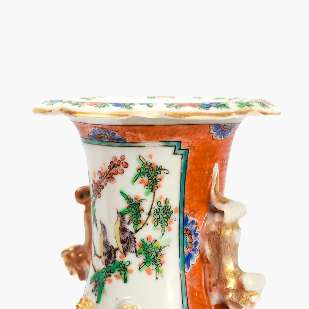 Paire de vases ou urnes anciens d'exportation chinoise Famille Rose Canton à fond orange en vente 10