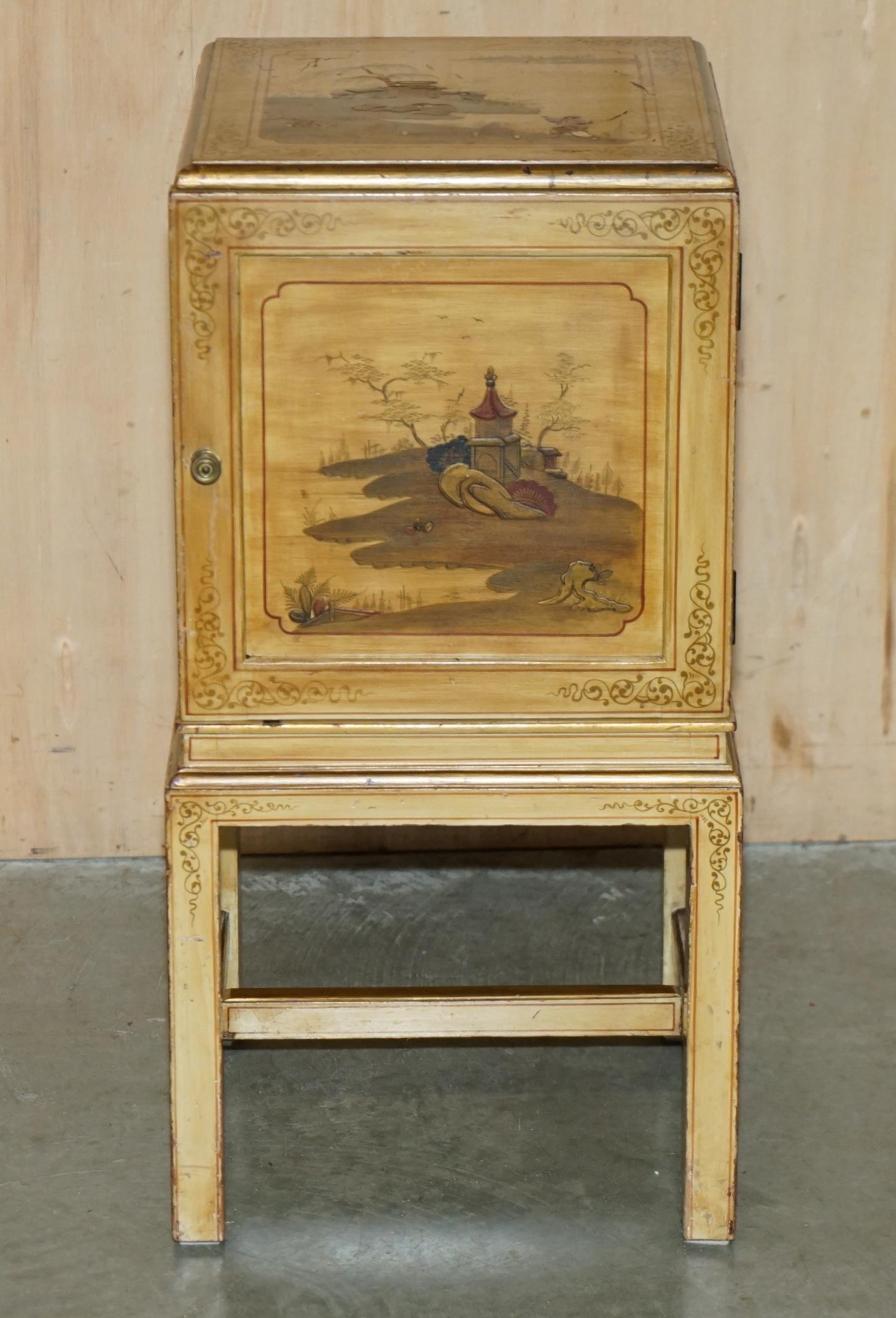 PAiR OF ANTIQUE CHINESE EXPORT HAND PAINTED & LACQUERED NIGHTSTANDS SIDE TABLES im Angebot 6
