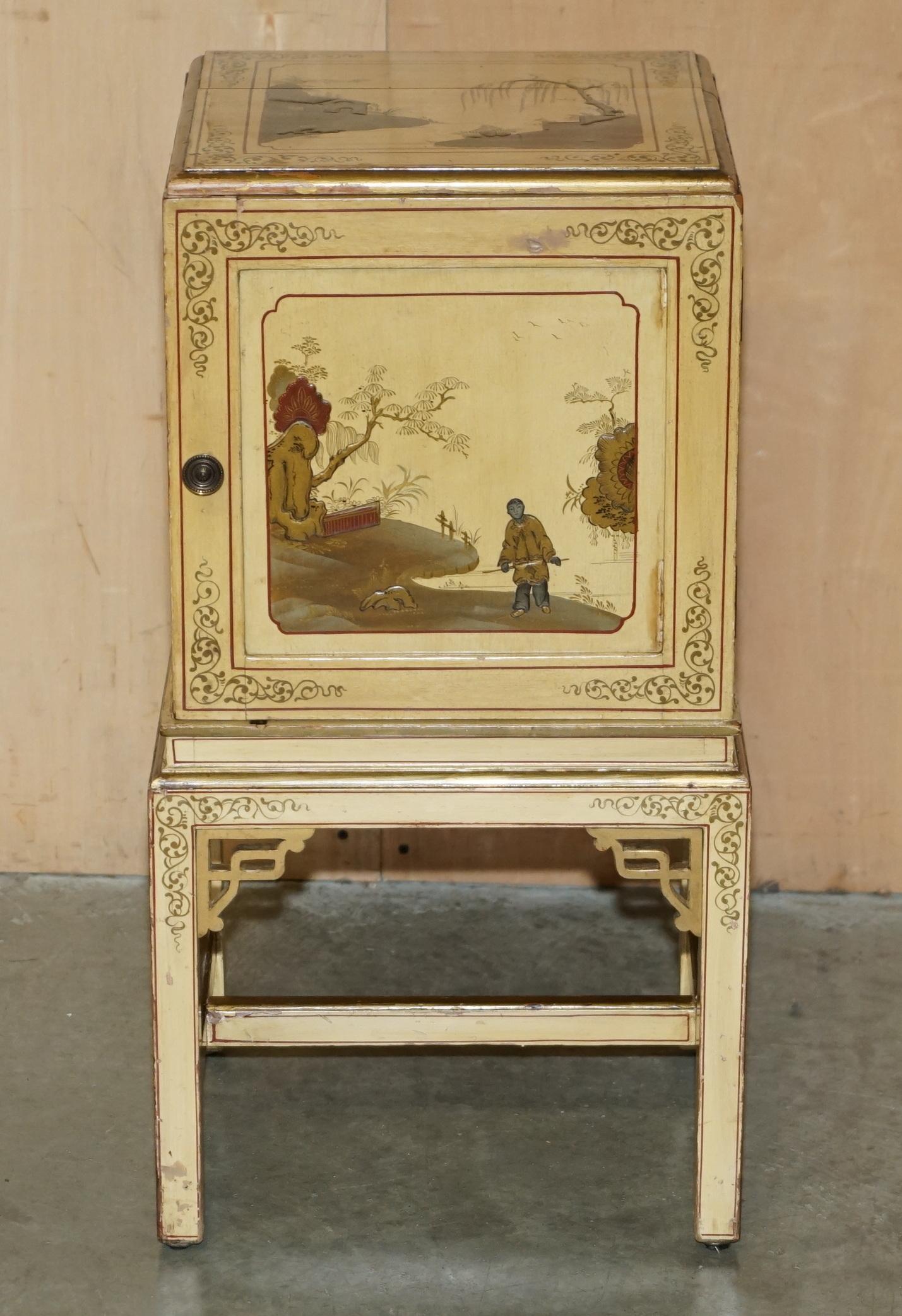 PAiR OF ANTIQUE CHINESE EXPORT HAND PAINTED & LACQUERED NIGHTSTANDS SIDE TABLES (Chinesisch) im Angebot