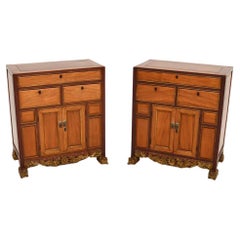 Paire d'anciennes tables de chevet en bois dur de Chine