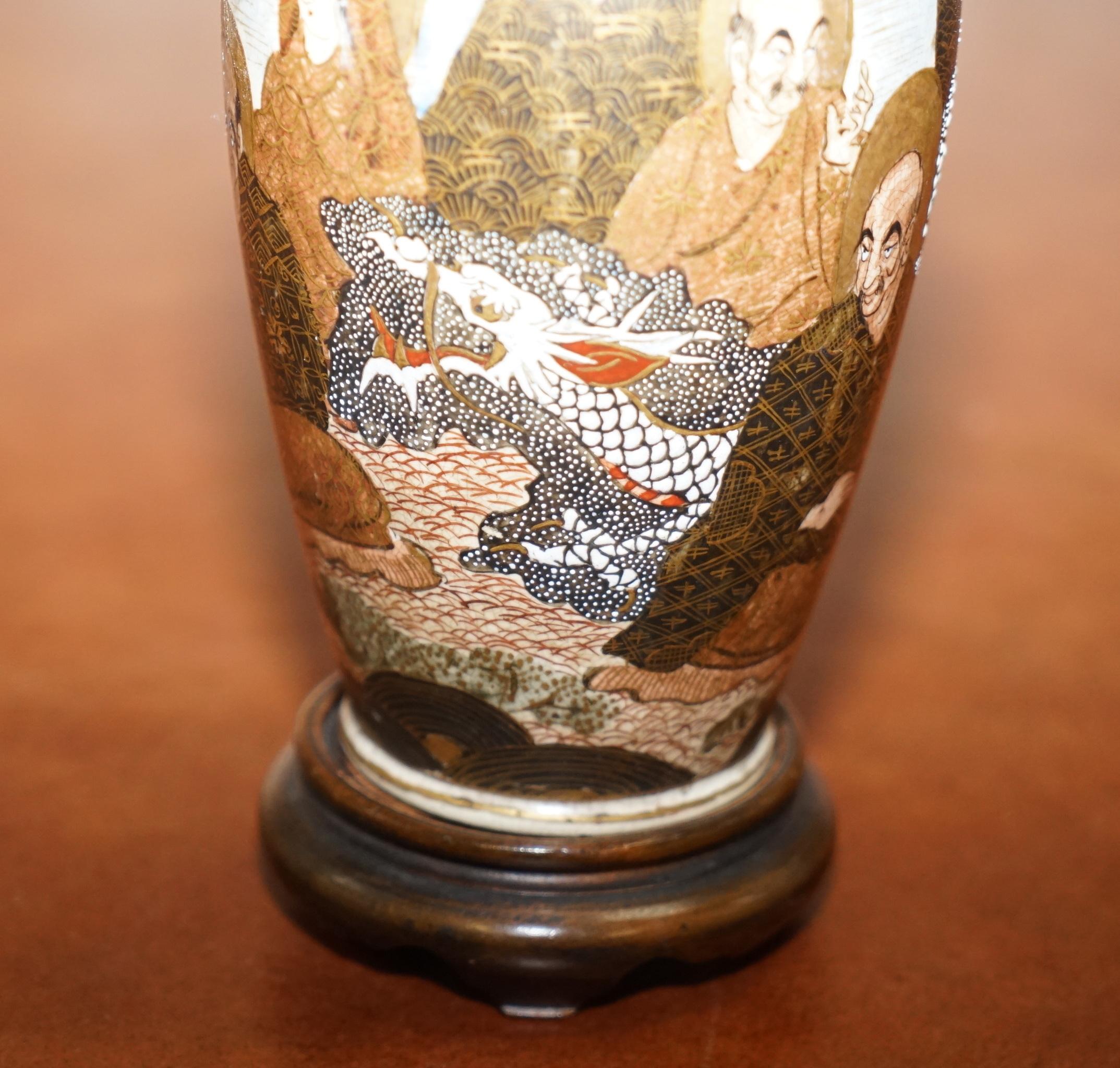 Pair of Antique Chinese or Japanese Oriental Vases Hand Painted and Signed Urns For Sale 2
