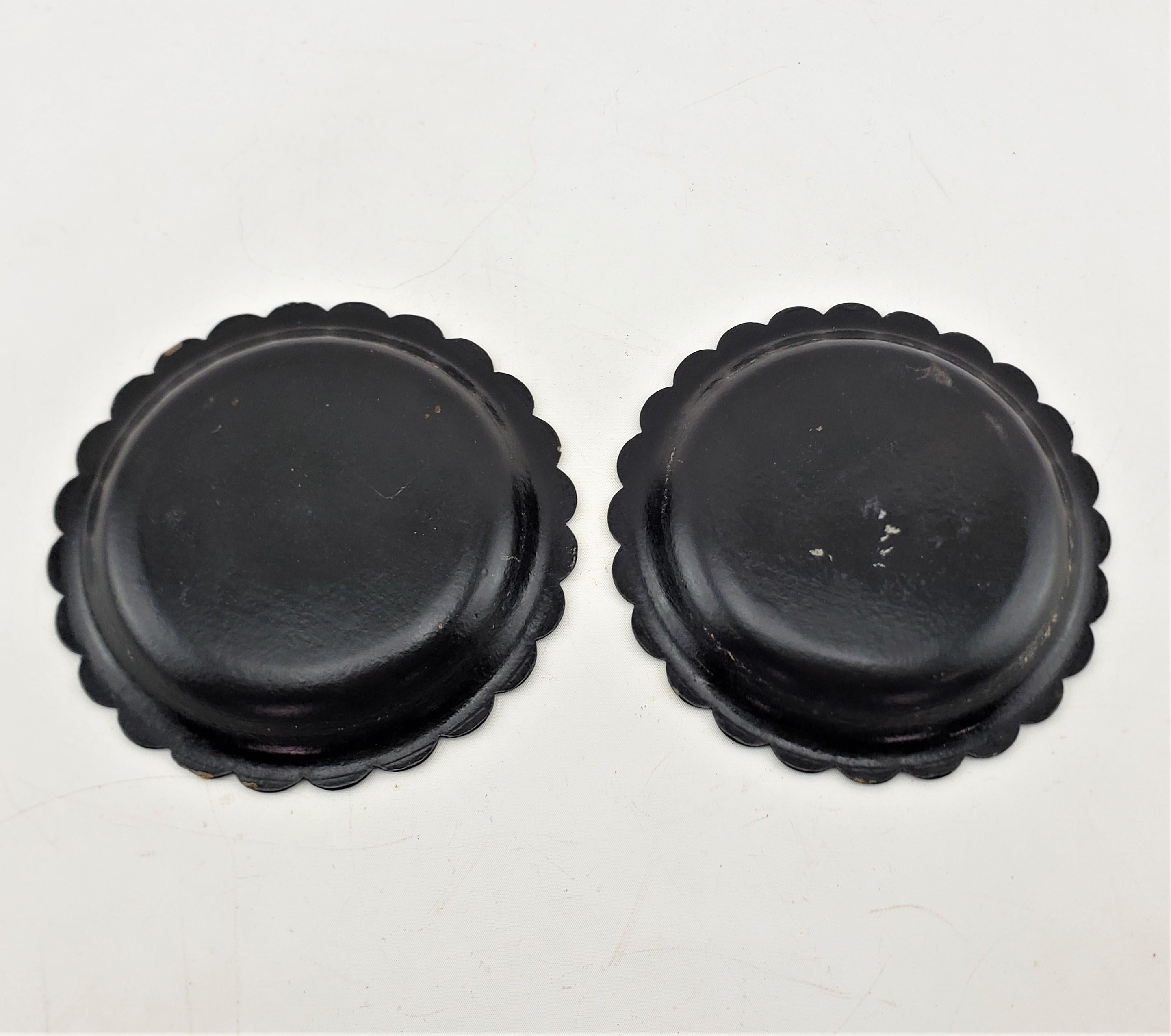 Pair of Antique Chinese Paper Mache Bottle Coasters with Gilt Decoration In Good Condition For Sale In Hamilton, Ontario