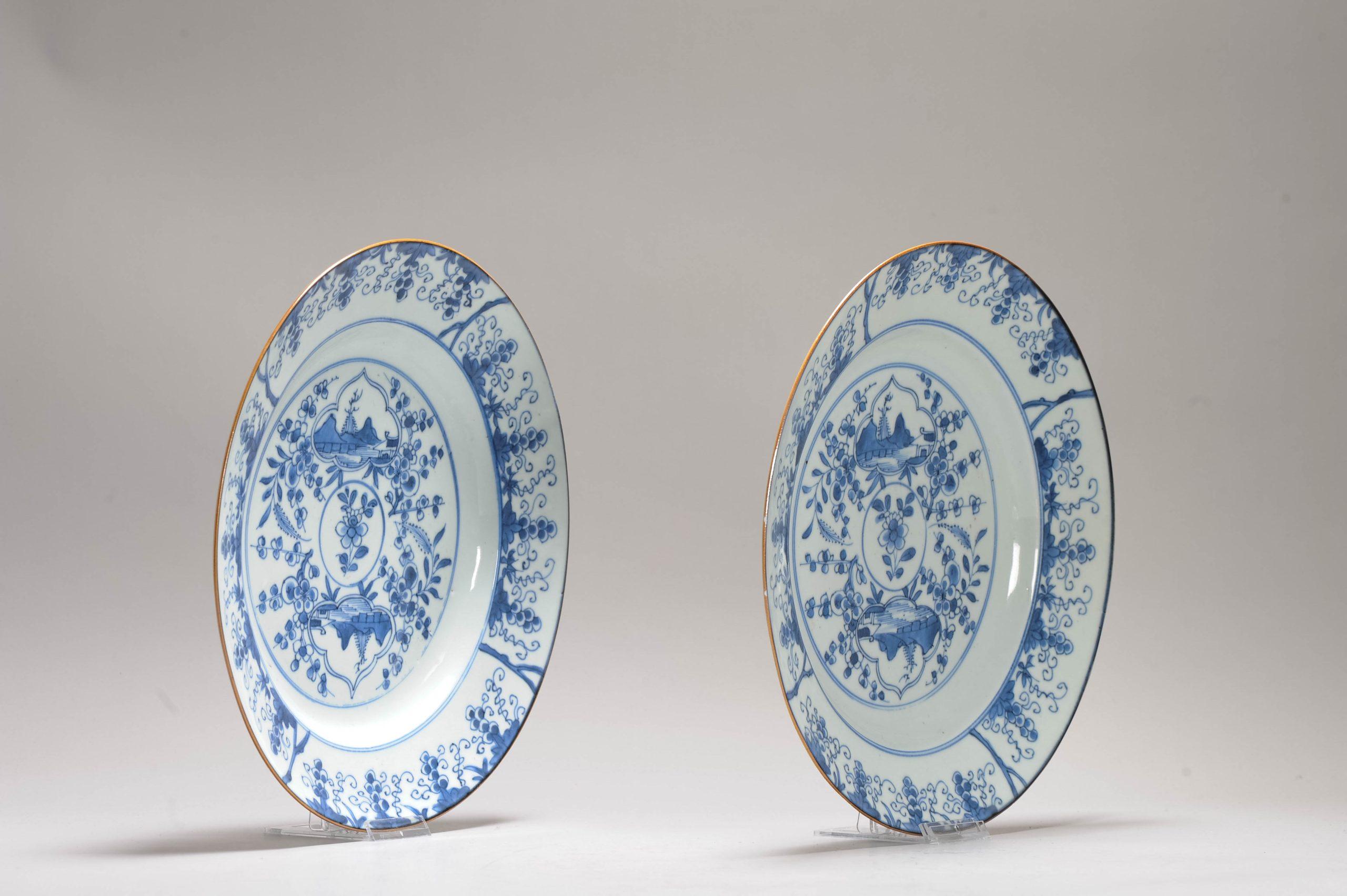 Paar antike chinesisches Porzellangeschirr in blau-weißer Landschaft, Prunus, 18. Jahrhundert, Paar (Qing-Dynastie) im Angebot