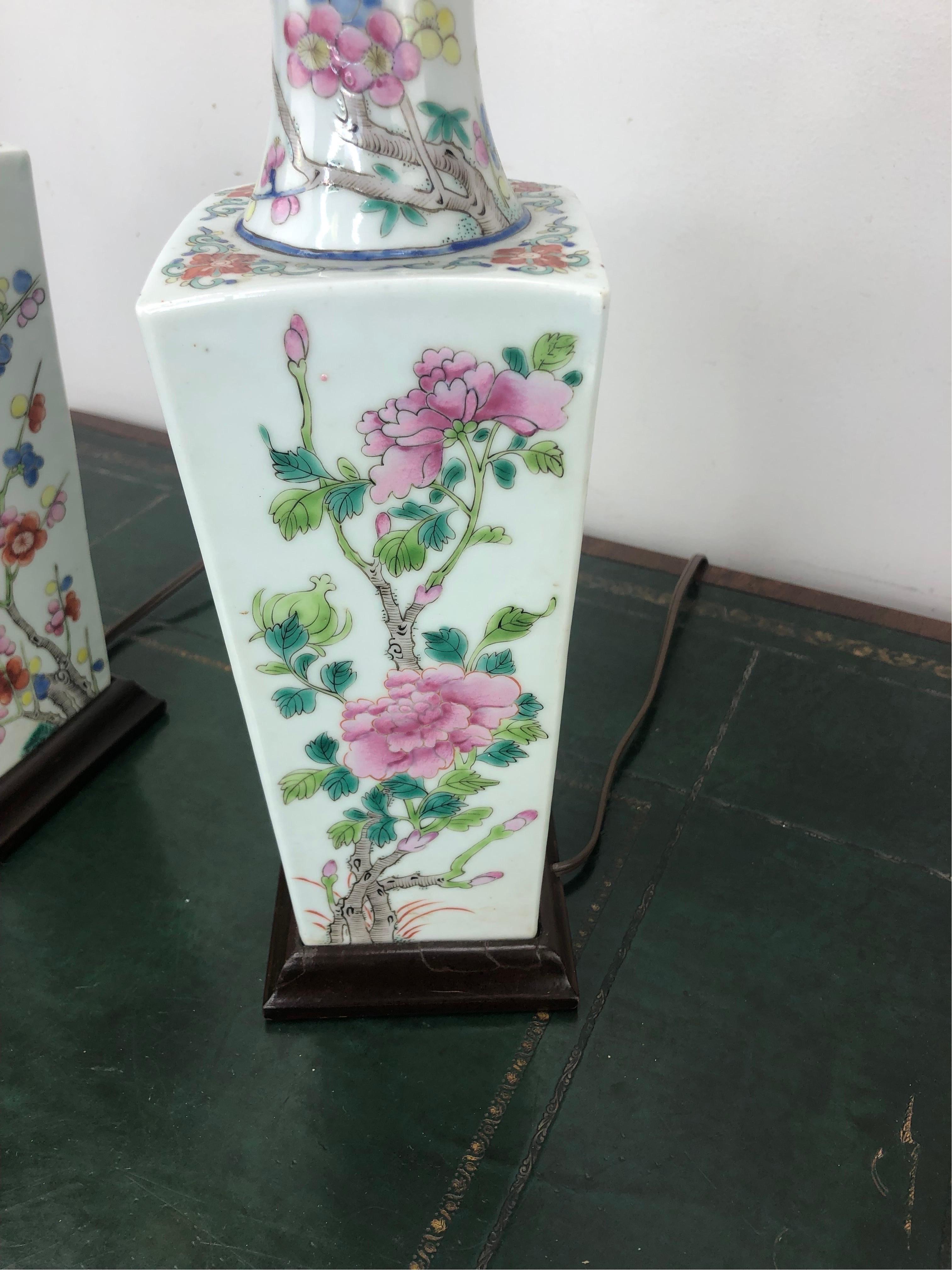 Pair of Antique Chinese Porcelain Lamps For Sale 4