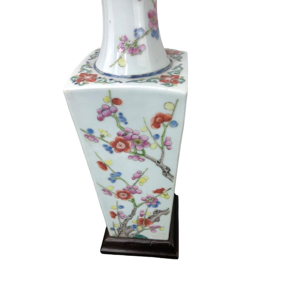 20th Century Pair of Antique Chinese Porcelain Lamps For Sale