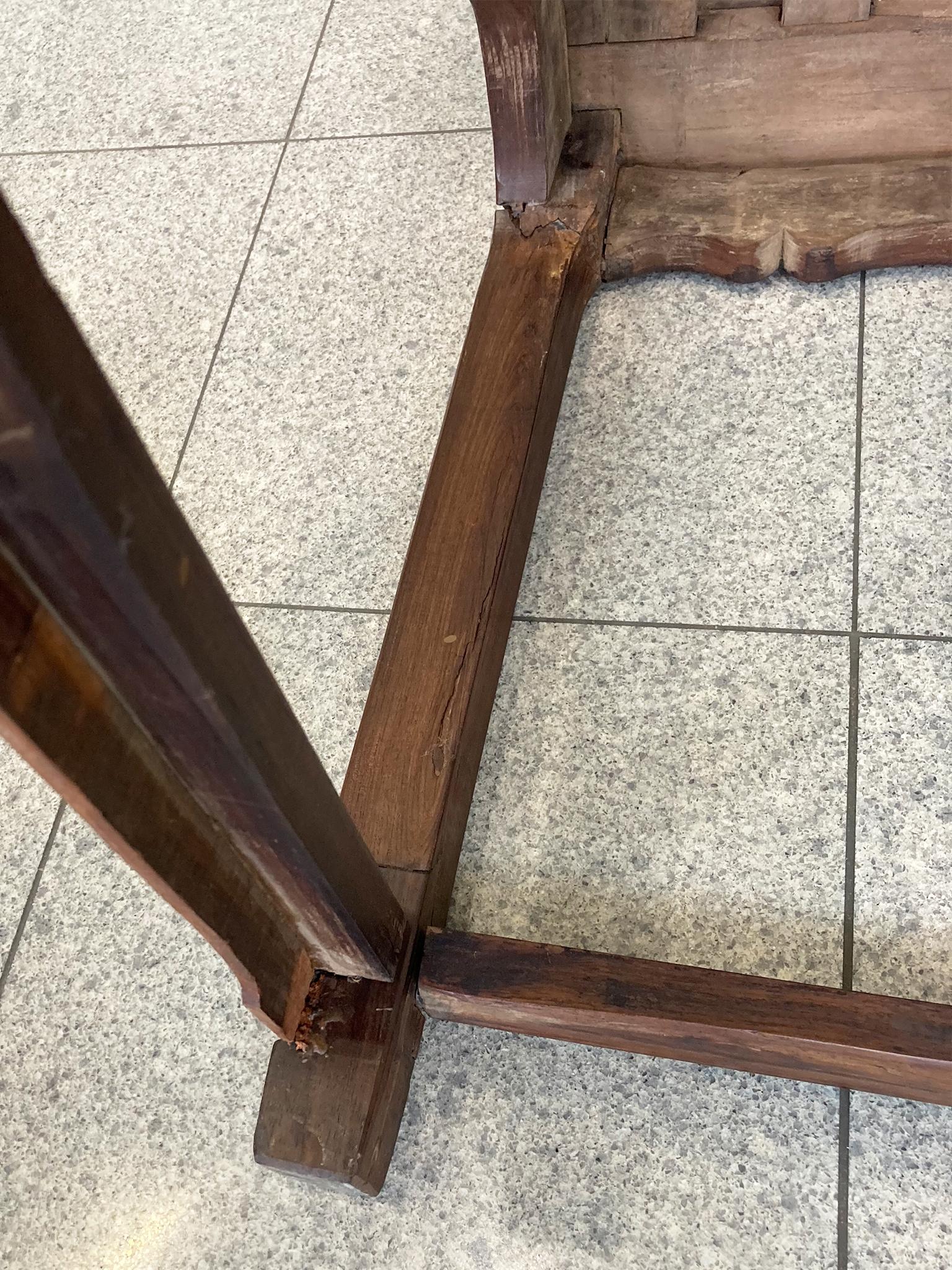 Paire de fauteuils chinois anciens en bois de rose en vente 6