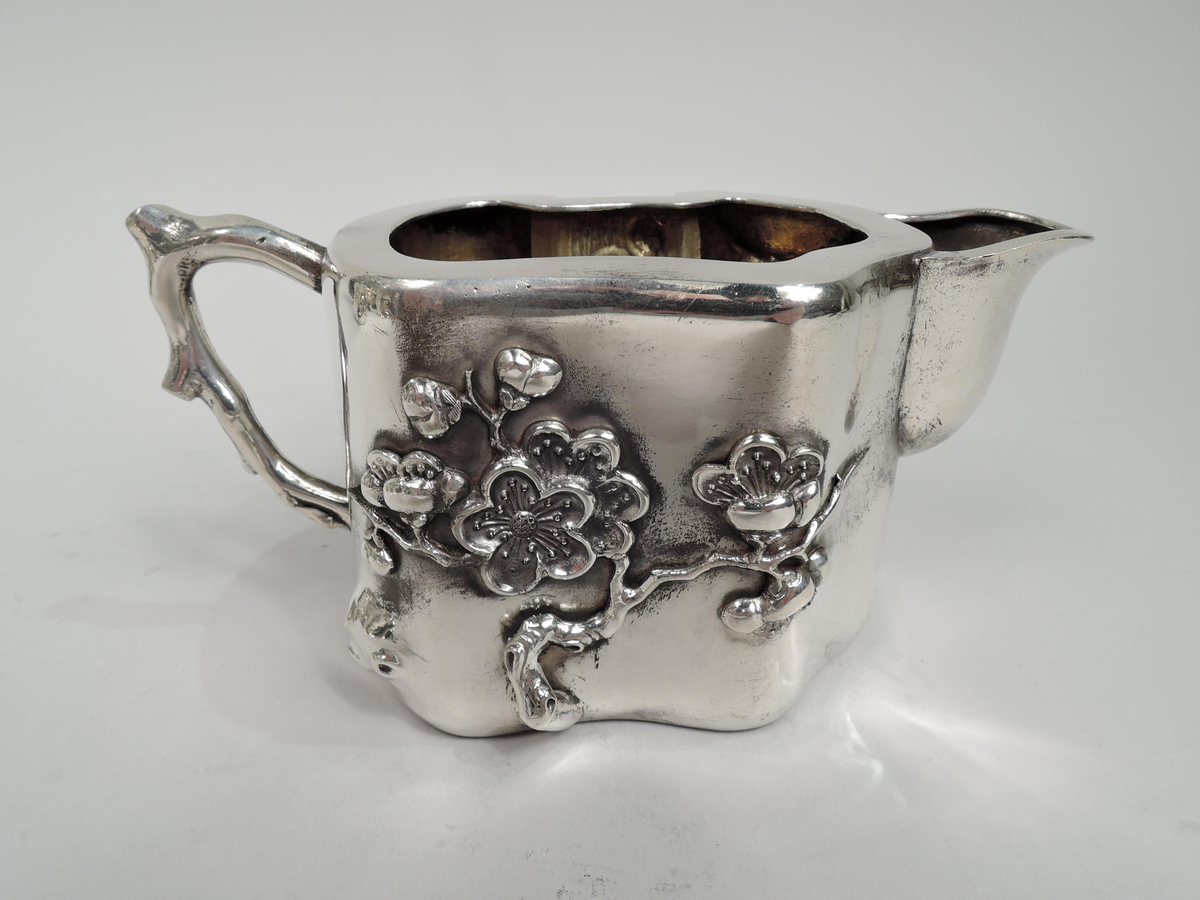 Pair of Antique Chinese Silver Blossoming Branch Creamer & Sugar In Excellent Condition In New York, NY
