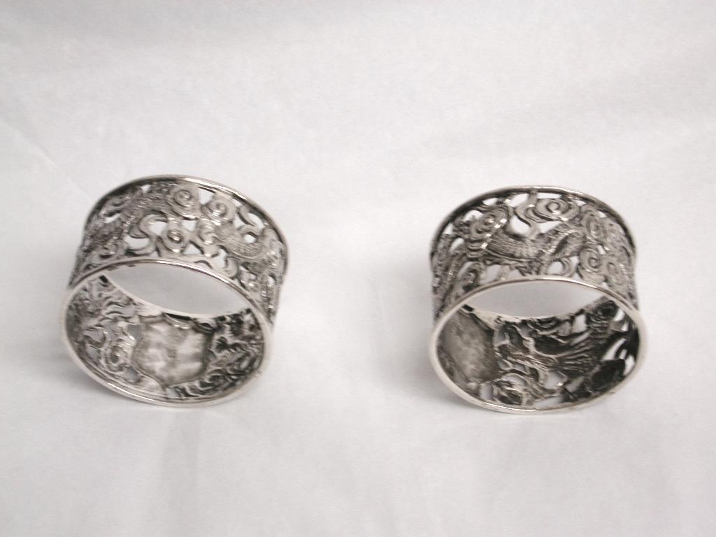 Pair of Antique Chinese Silver Dragon Napkin Rings, circa 1900 In Good Condition In London, GB