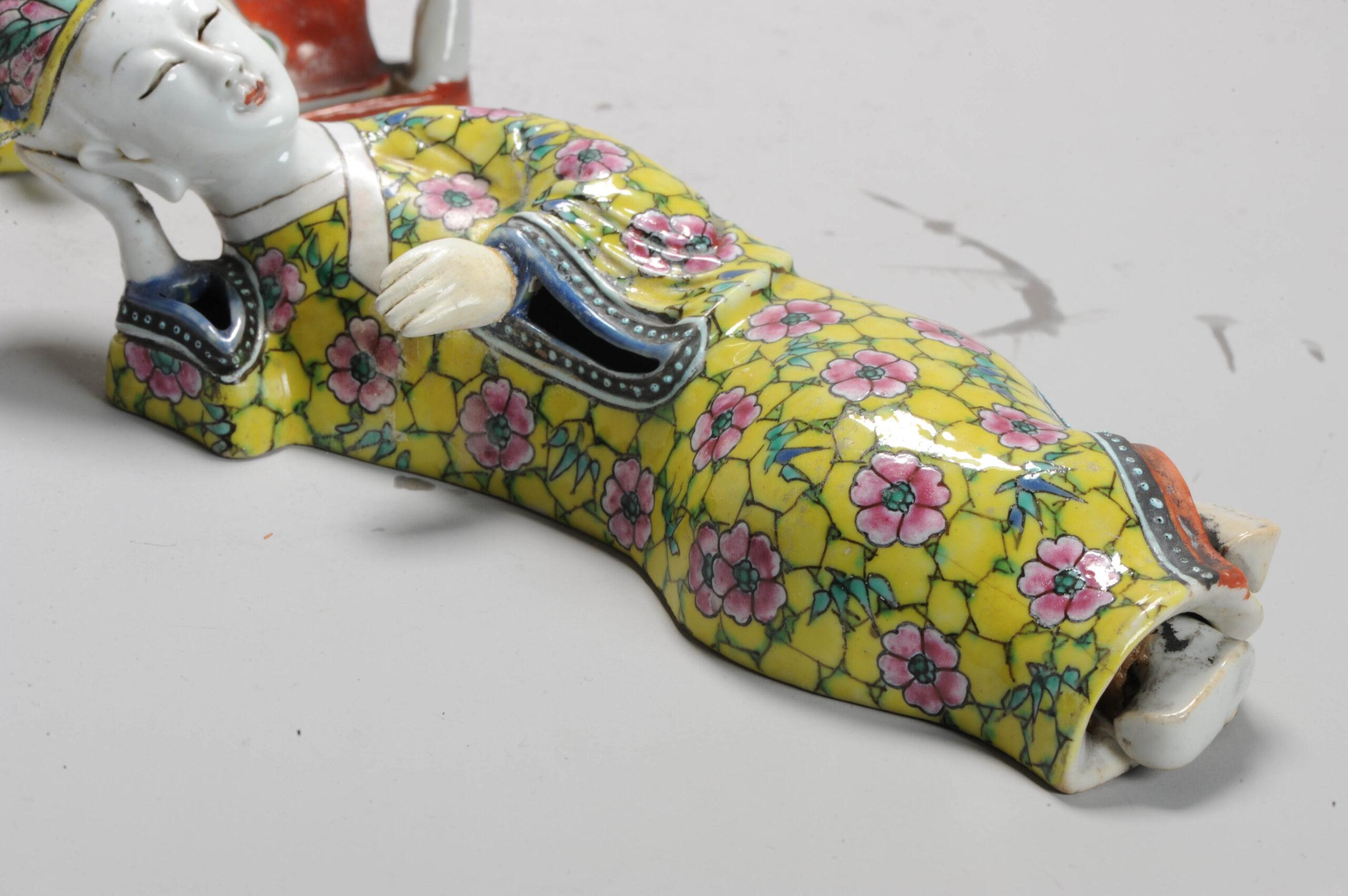 Qing Paire de vases de poches murales en porcelaine de statue chinoise ancienne, 18ème siècle en vente