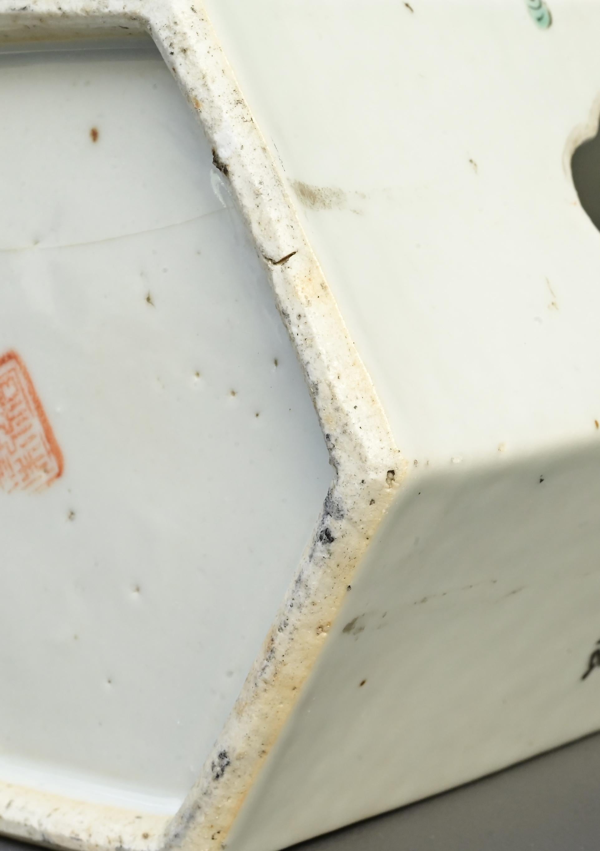 Paire de porte-chapeaux anciens de la période Tongzhi de la famille rose chinoise, milieu du 19e siècle en vente 7