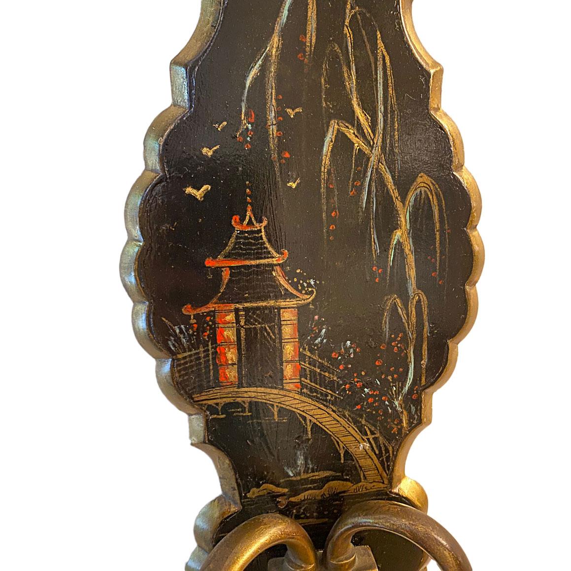 Pair of Antique Chinoiserie Sconces In Good Condition For Sale In New York, NY