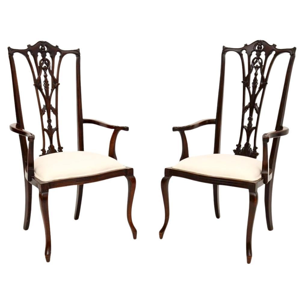 Paire de fauteuils anciens de style Chippendale