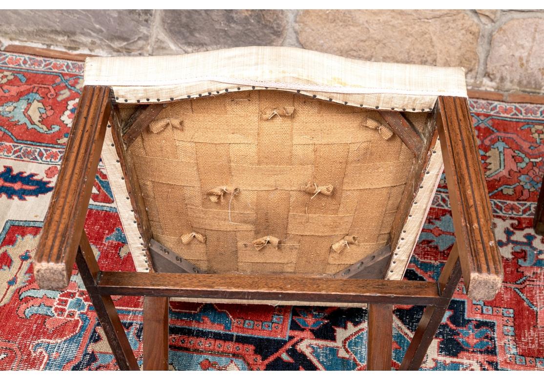 Paire de chaises d'appoint anciennes de style Chippendale à dossier ruban en vente 6