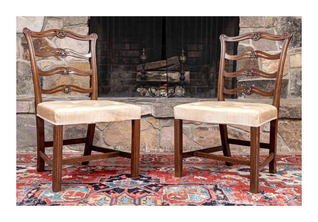 Paire de chaises d'appoint anciennes de style Chippendale à dossier ruban en vente 8