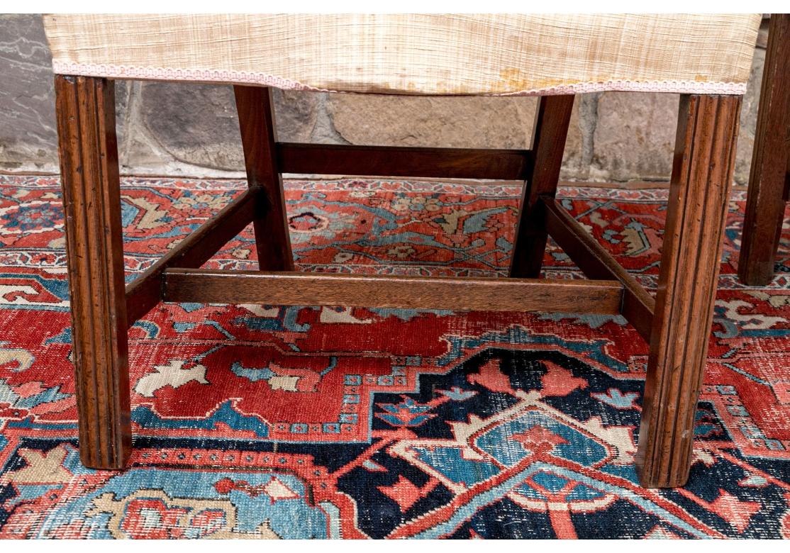 Paire de chaises d'appoint anciennes de style Chippendale à dossier ruban en vente 2