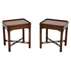 Coppia di tavolini antichi in stile Chippendale