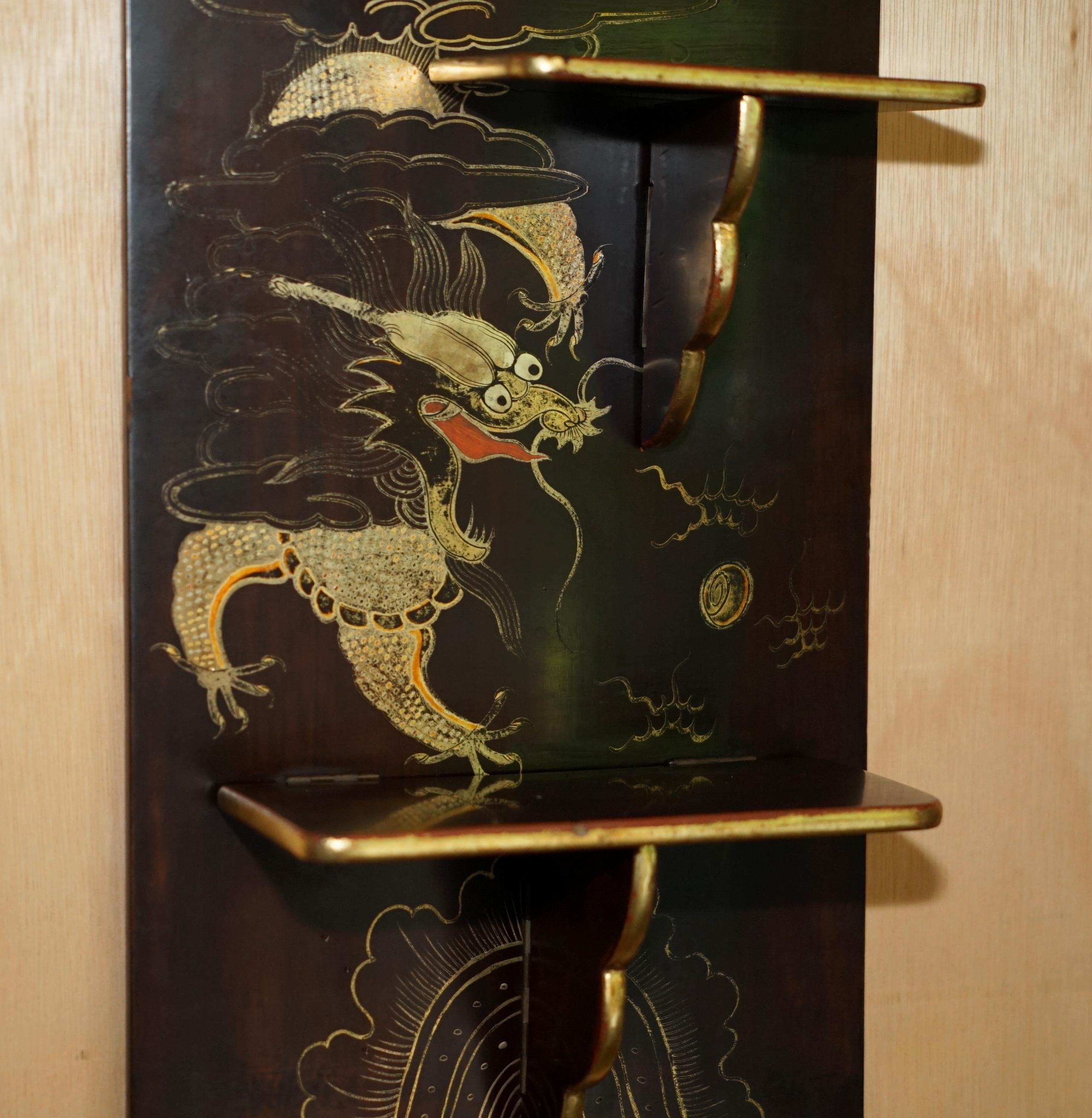 Début du 20ème siècle PAIRE D'ÉLÉMENTS ANTIQUES CIRCA 1900 EXPORTATION CHINOISERIE DRAGON ÉLÉMENTS PLIANTS en vente